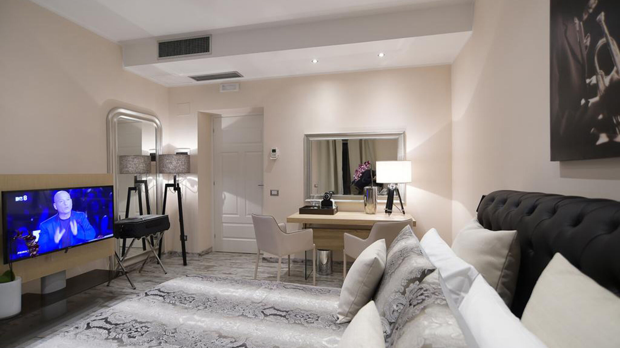 Italianway Roma Colonna 18 room 1 by Ghor