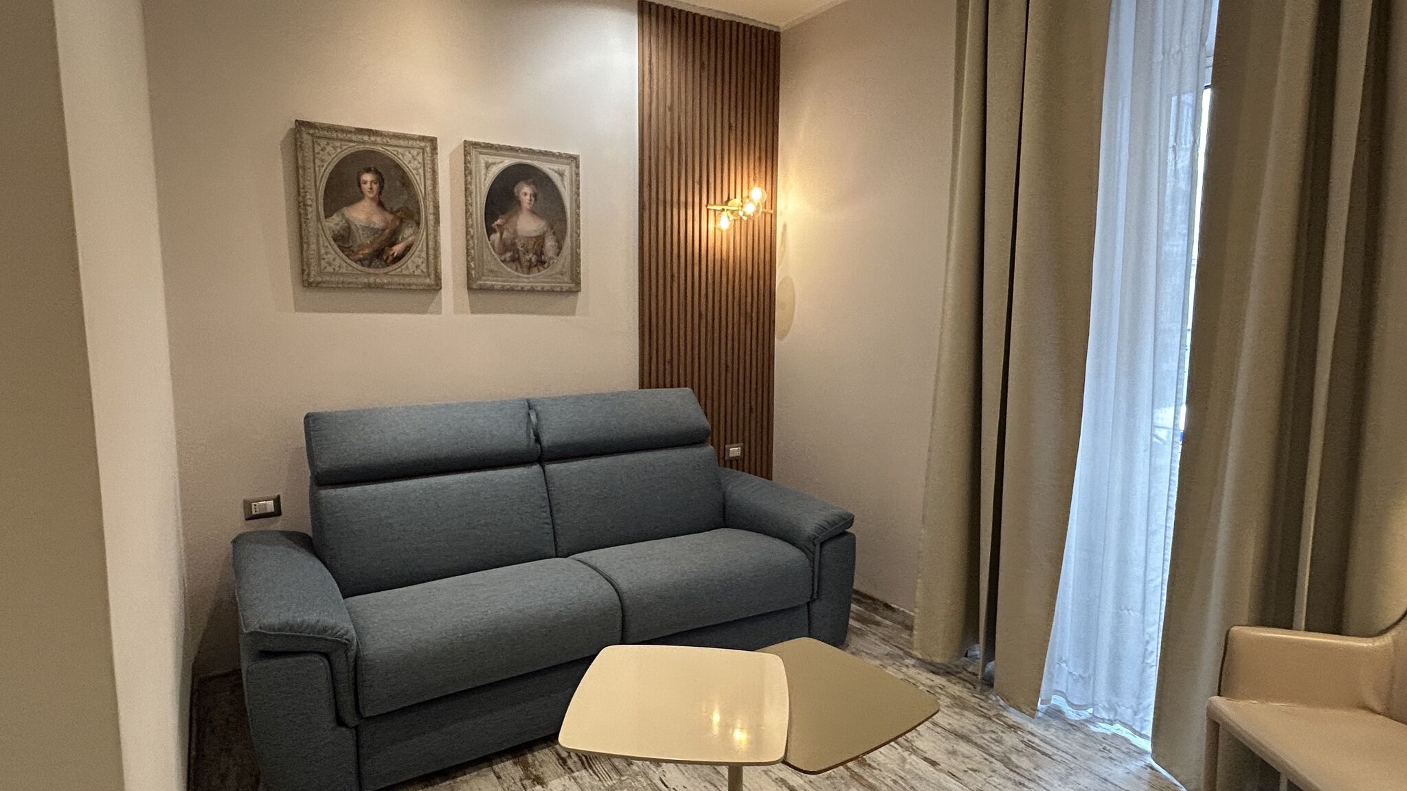 Italianway Roma Colonna 18 room 2 by Ghor