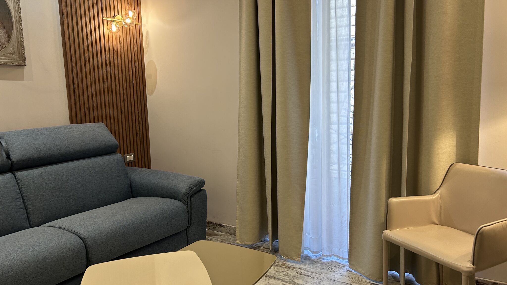 Italianway Roma Colonna 18 room 2 by Ghor