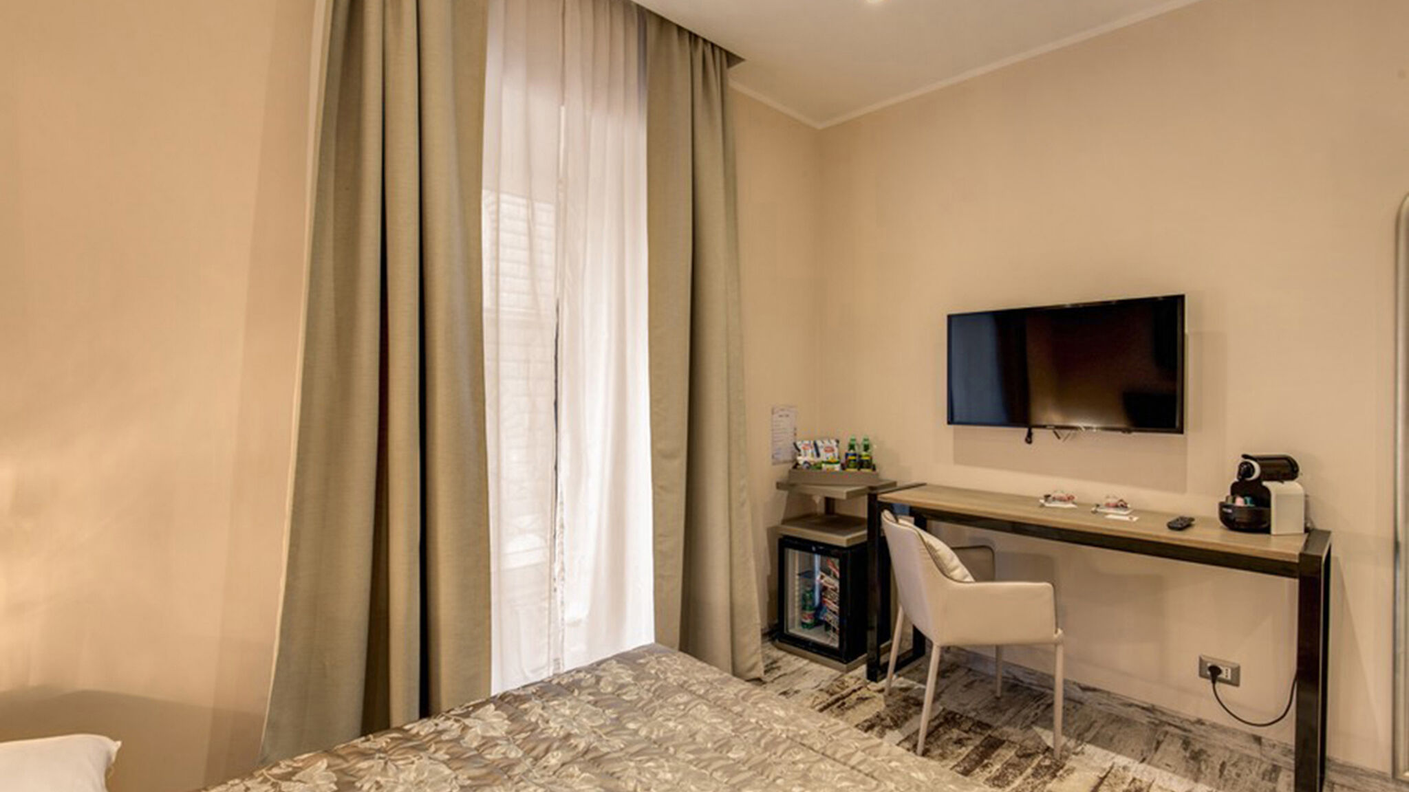 Italianway Roma Colonna 18 room 3 by Ghor