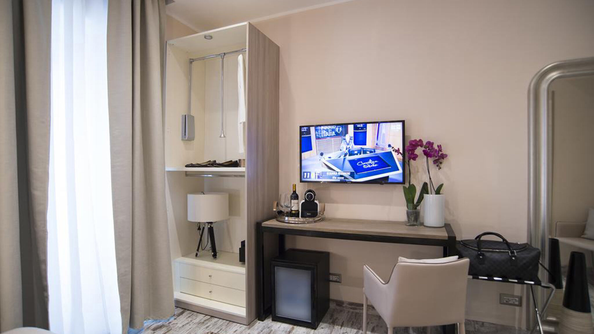 Italianway Roma Colonna 18 room 3 by Ghor