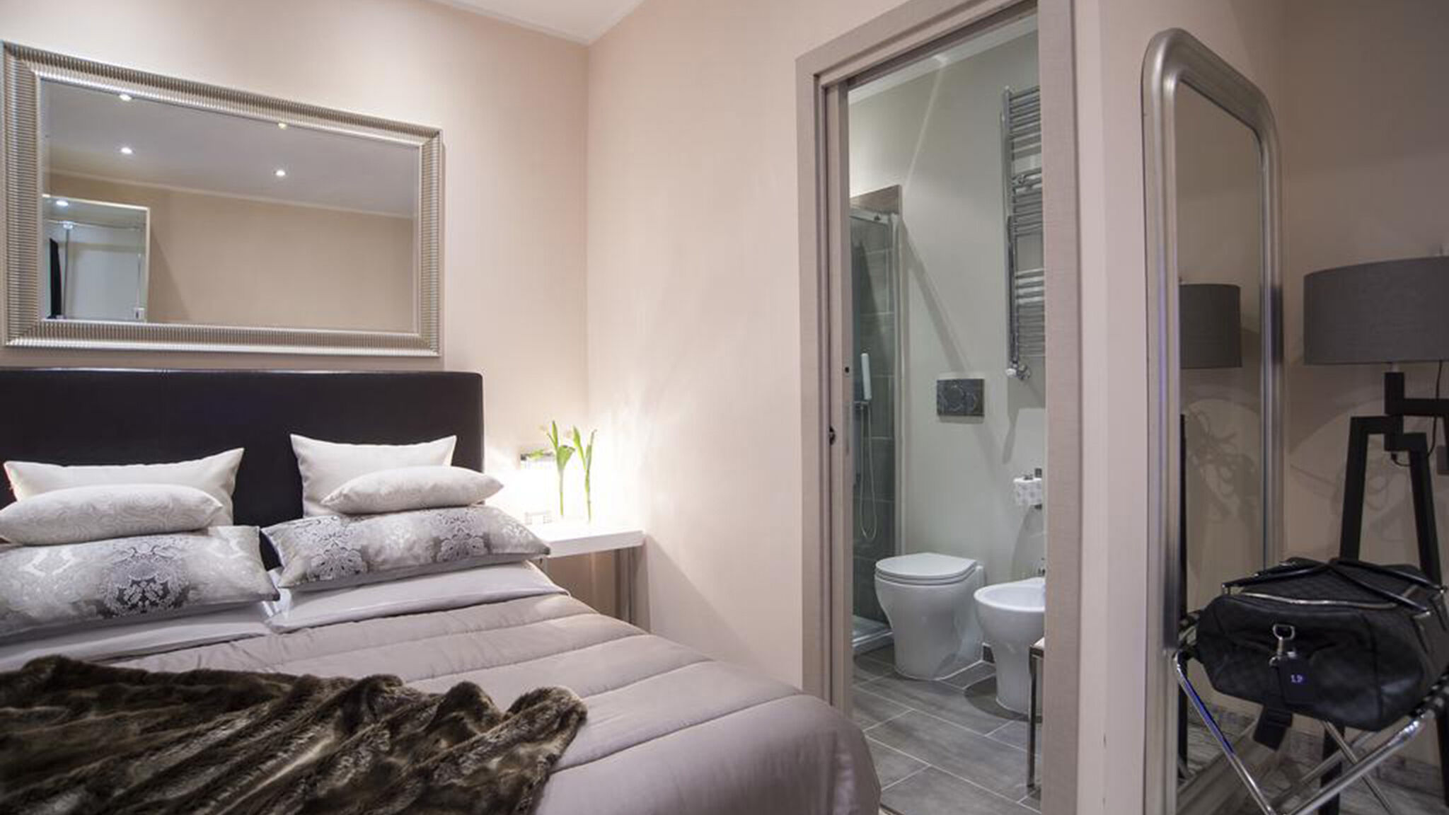 Italianway Roma Colonna 18 room 4 by Ghor