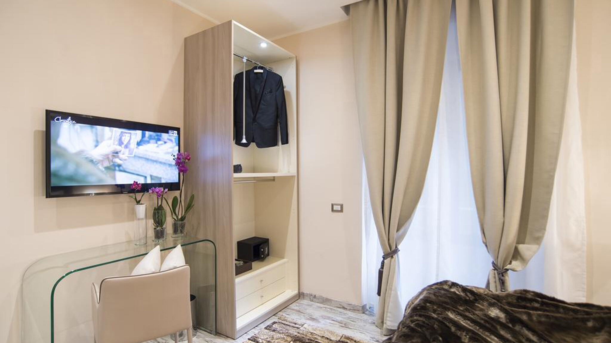 Italianway Roma Colonna 18 room 4 by Ghor