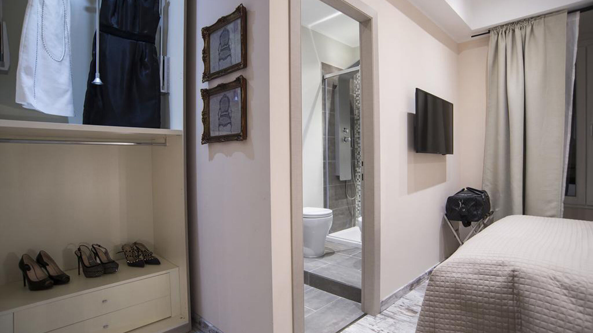 Italianway Roma Colonna 18 room 5 by Ghor