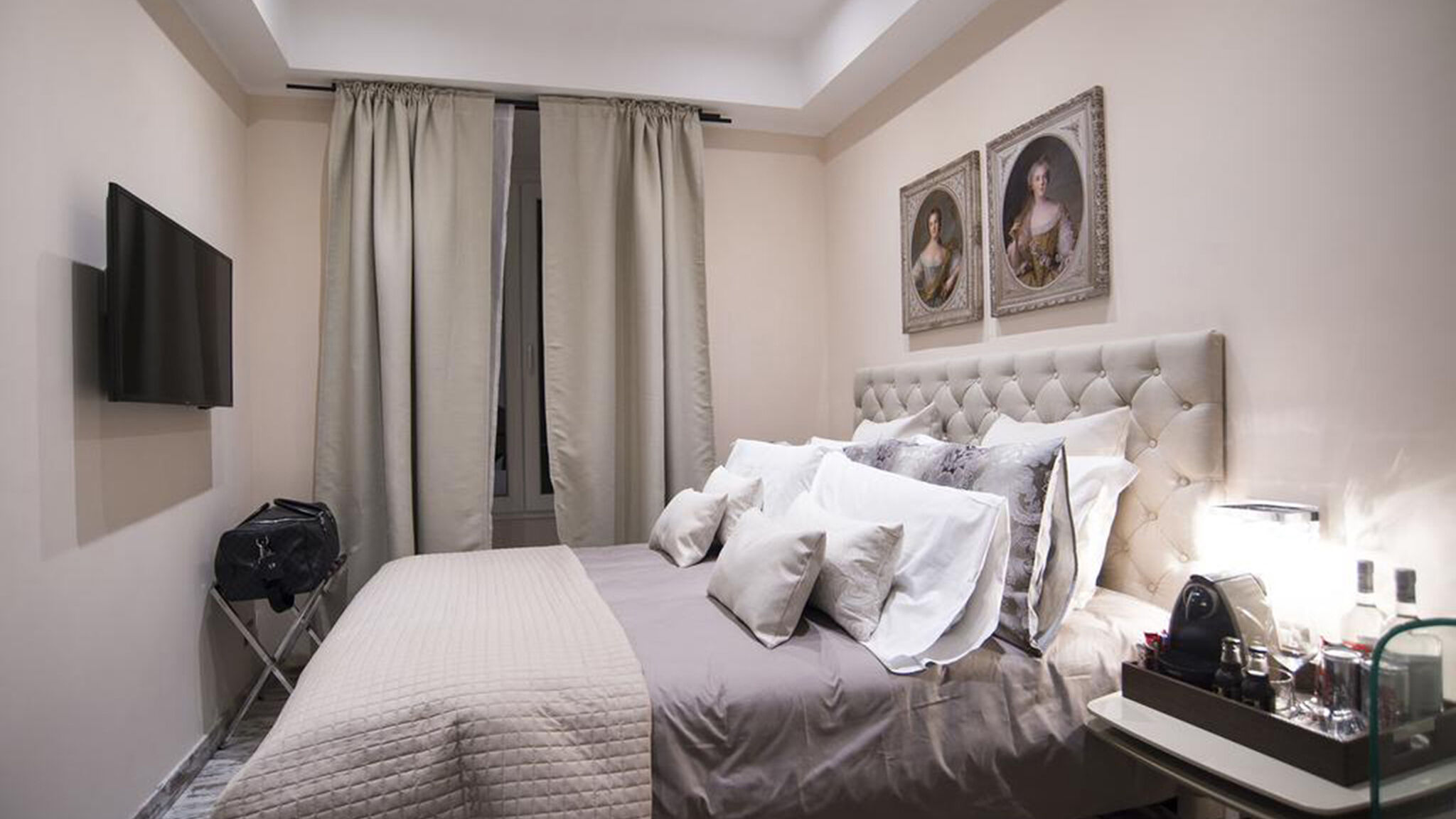 Italianway Roma Colonna 18 room 5 by Ghor