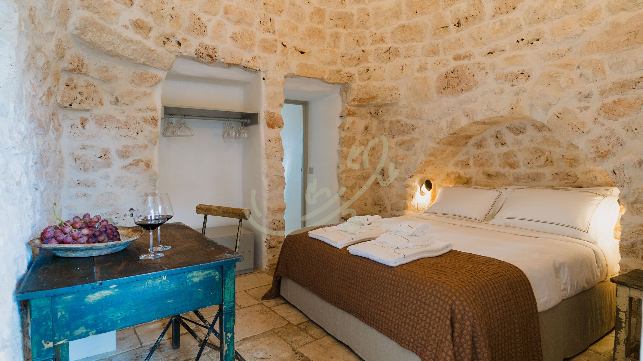 Italianway Ostuni TD Trullo YuMe Whispering Olive Grove