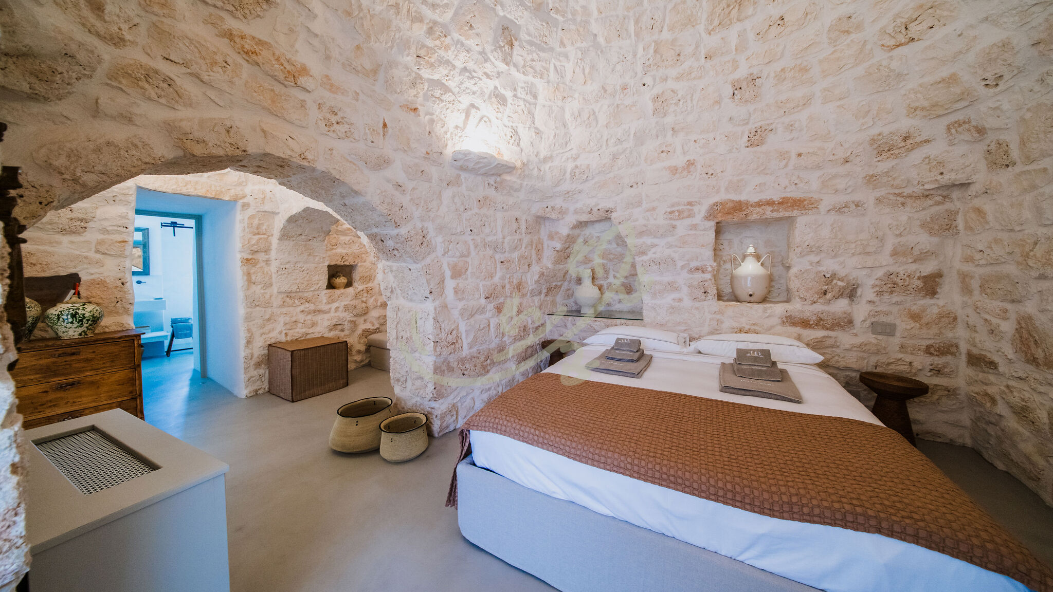 Italianway Ostuni TD Trullo YuMe Whispering Olive Grove