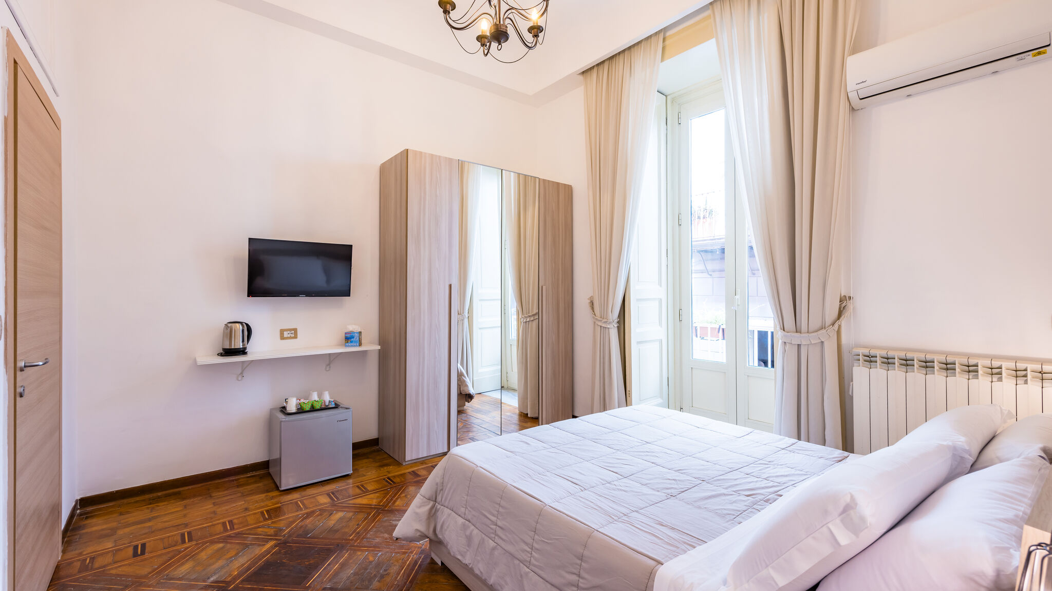 Italianway Napoli Maison Gennaro - Naples Heritage Stay - Toledo