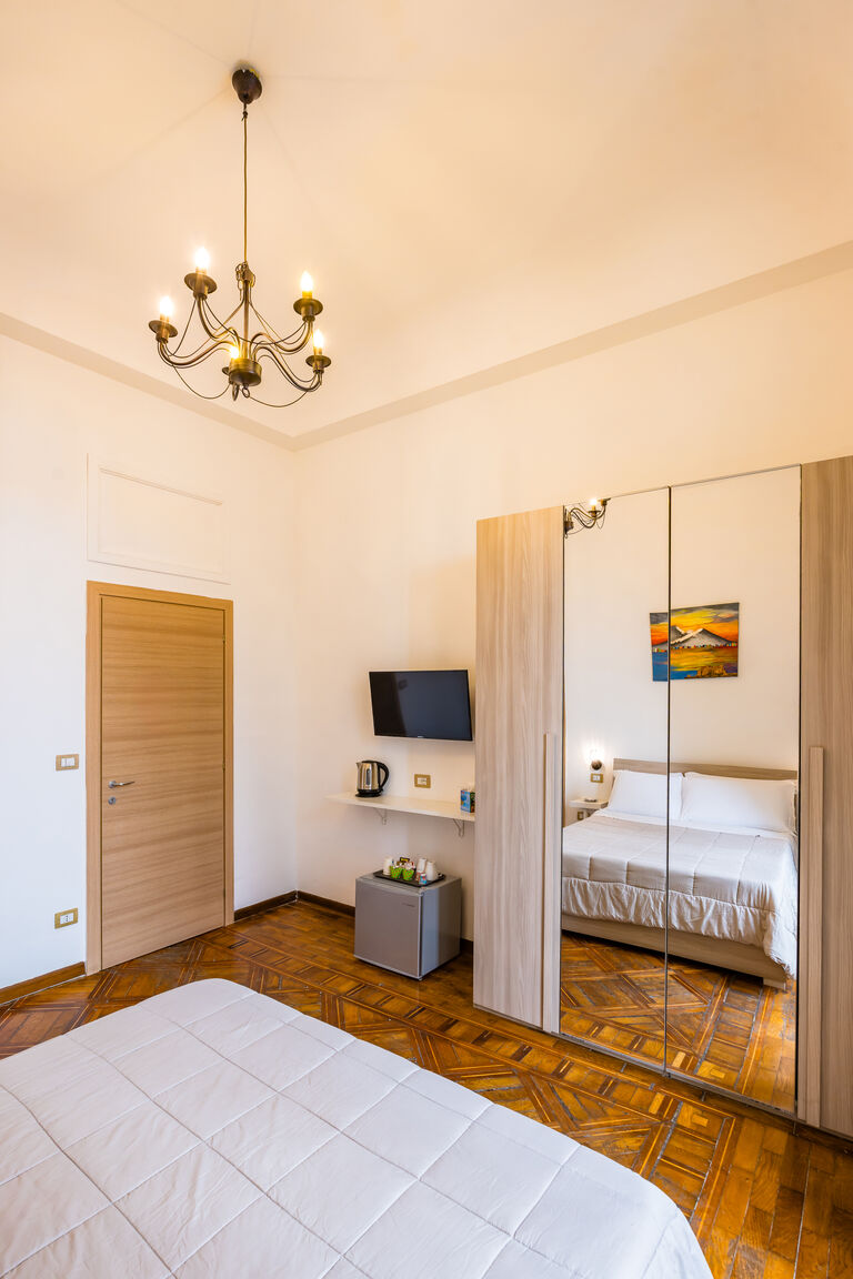 Italianway Napoli Maison Gennaro - Naples Heritage Stay - Toledo