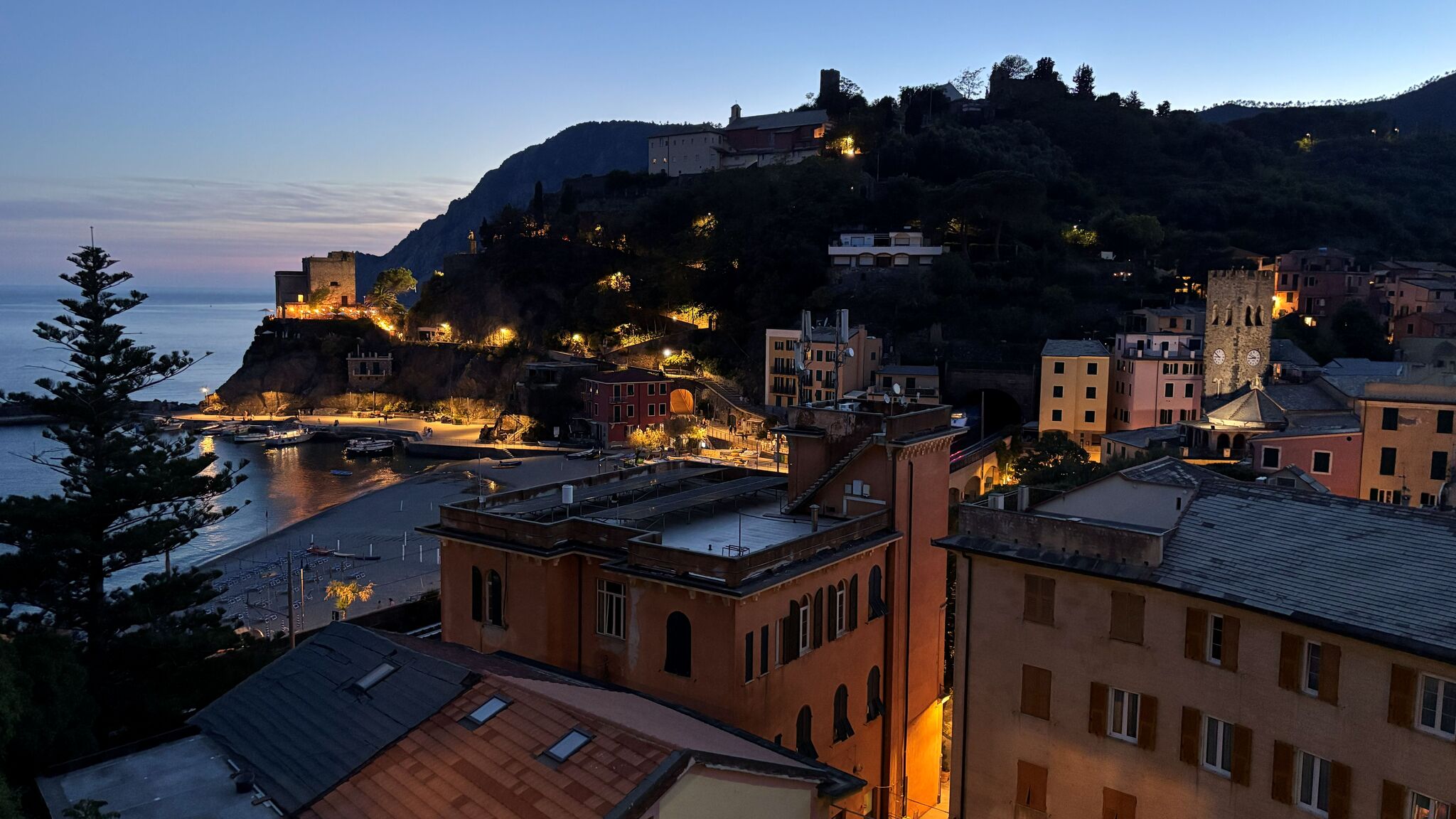 Italianway Monterosso al Mare La casa di Gino in the centre with sea view