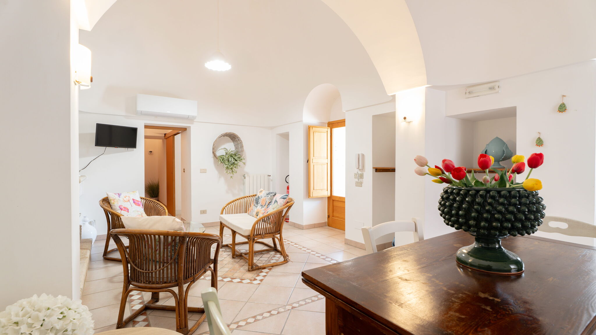 MONHOLIDAY - ospitalità e servizi per il turismo Monopoli Trulli Valeria by Monholiday