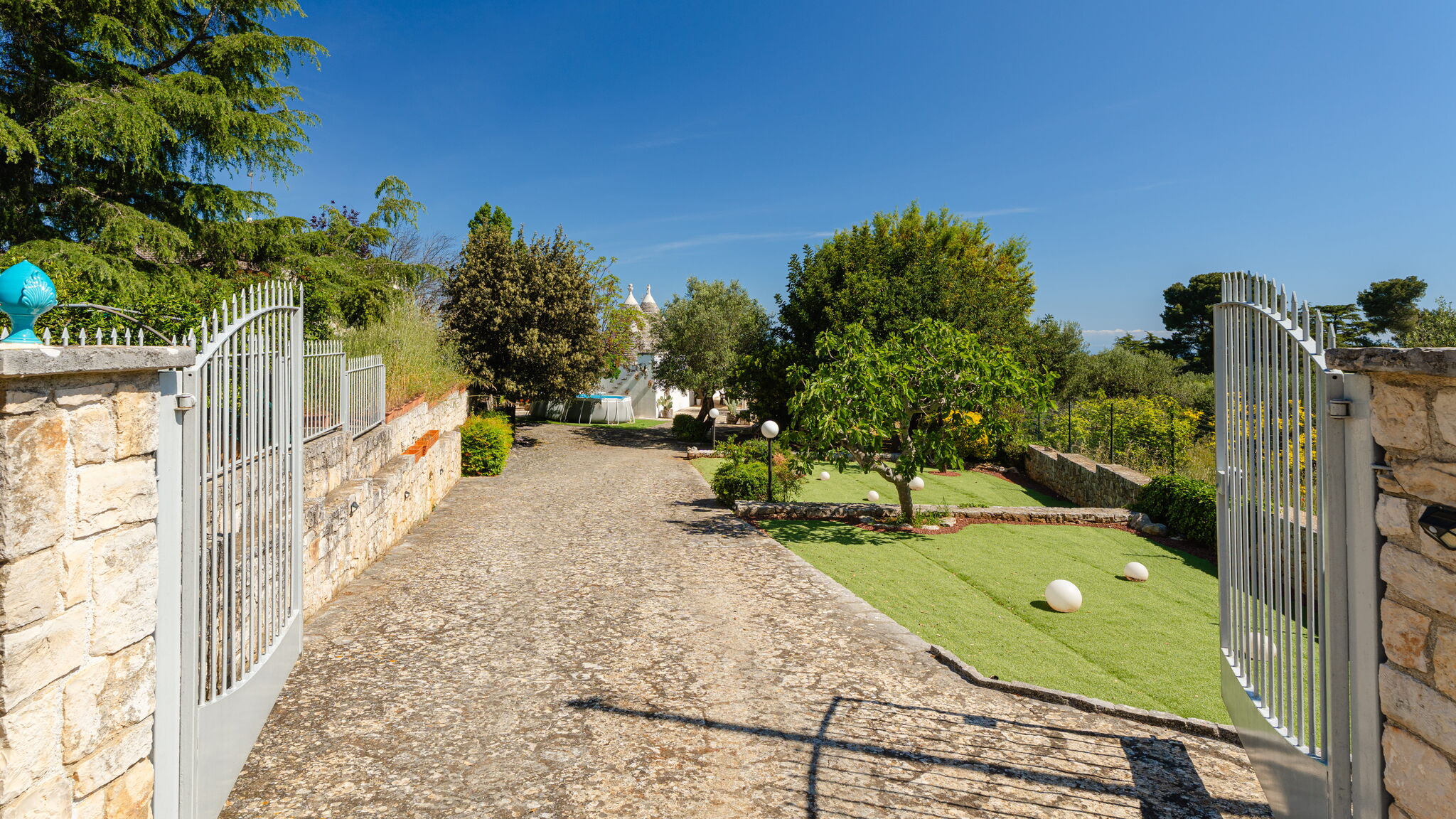 MONHOLIDAY - ospitalità e servizi per il turismo Monopoli Trulli Valeria by Monholiday