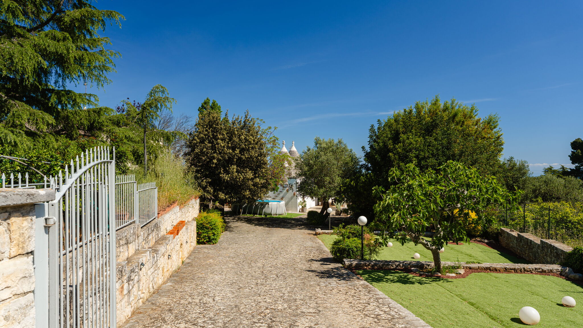 MONHOLIDAY - ospitalità e servizi per il turismo Monopoli Trulli Valeria by Monholiday