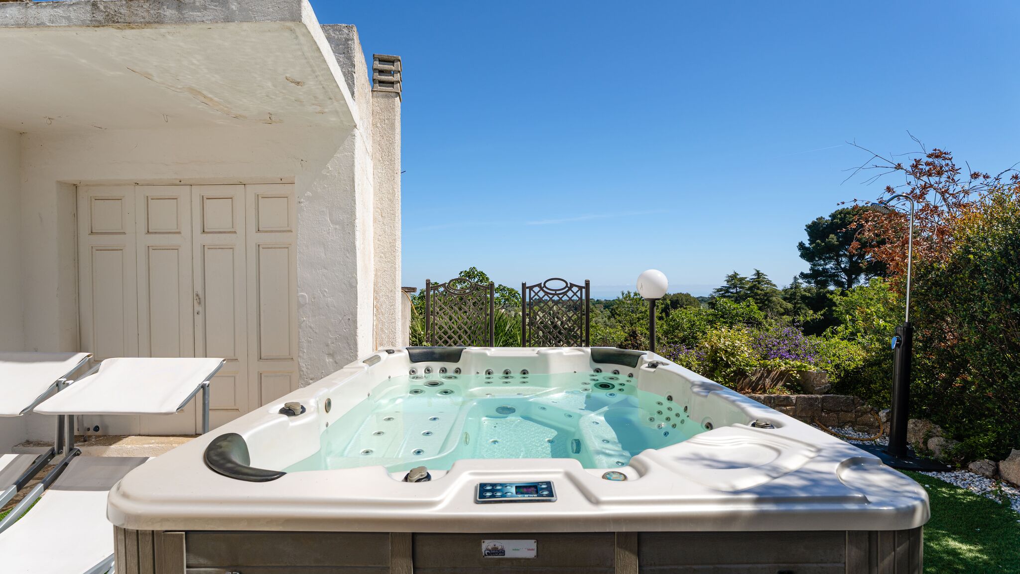 MONHOLIDAY - ospitalità e servizi per il turismo Monopoli Trulli Valeria by Monholiday