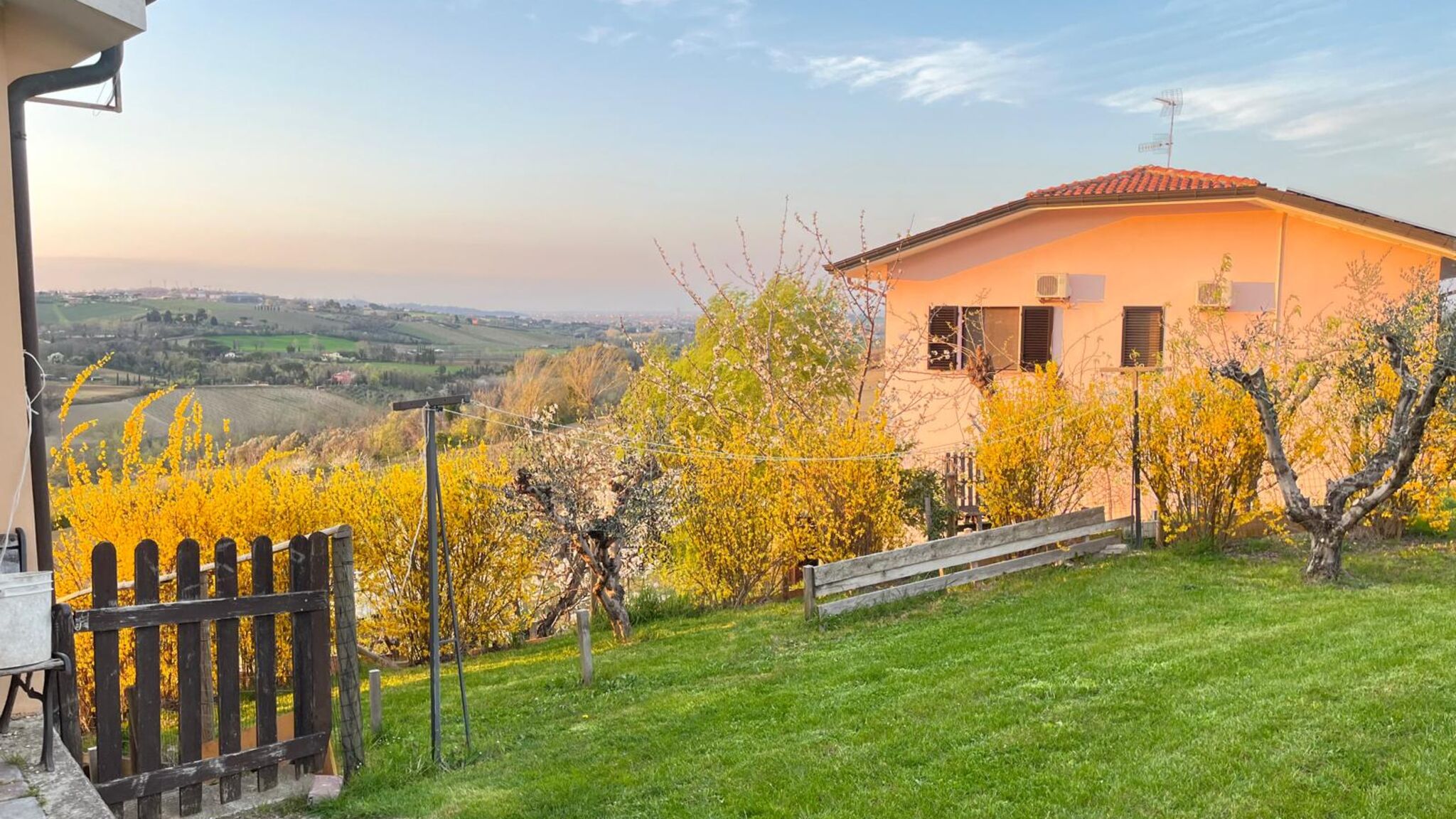 Italianway Rimini Casa Antonella b&b Camera Gialla