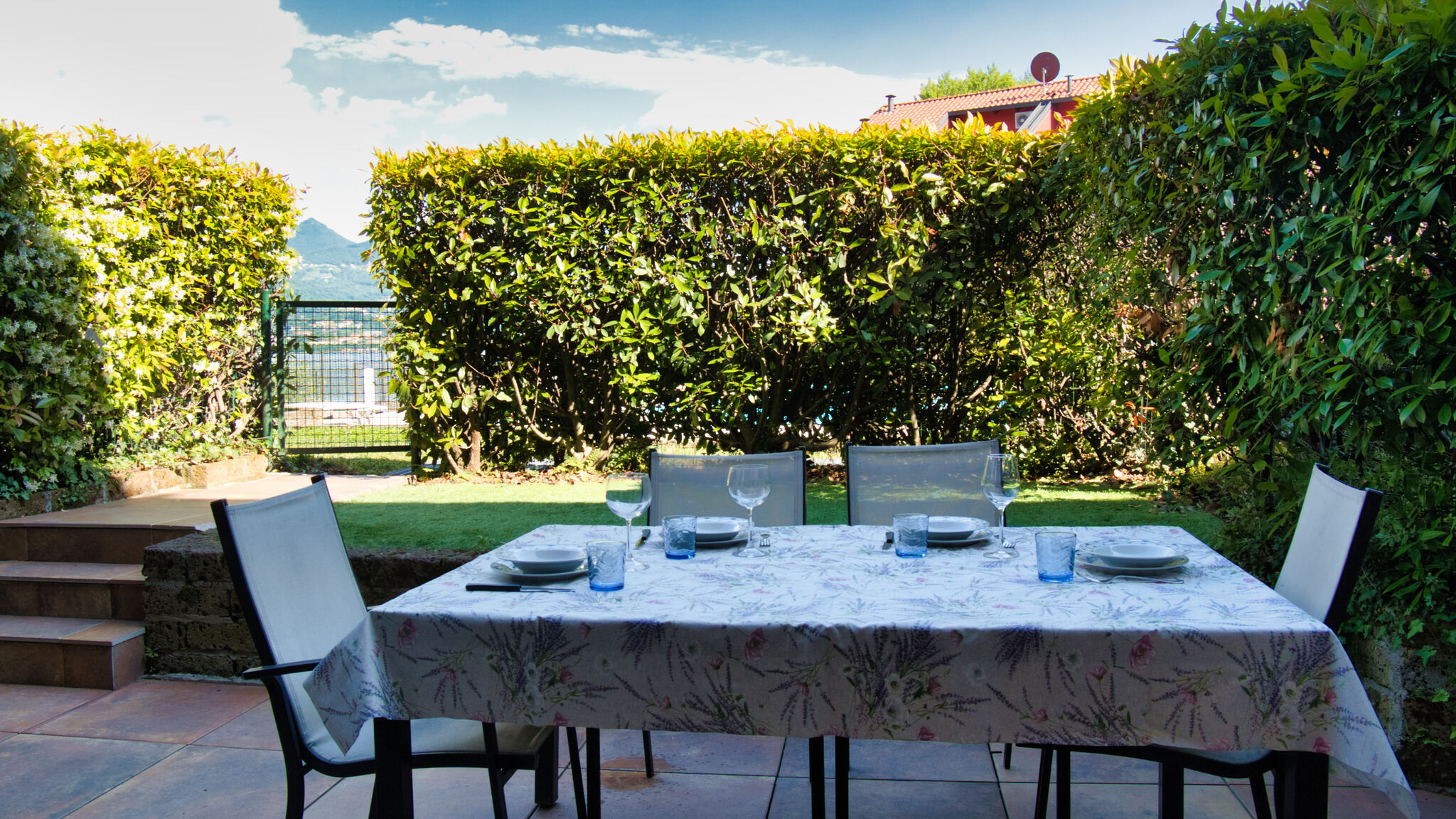 Italianway Garlate Il Giardino sul Lago – Pool Residence
