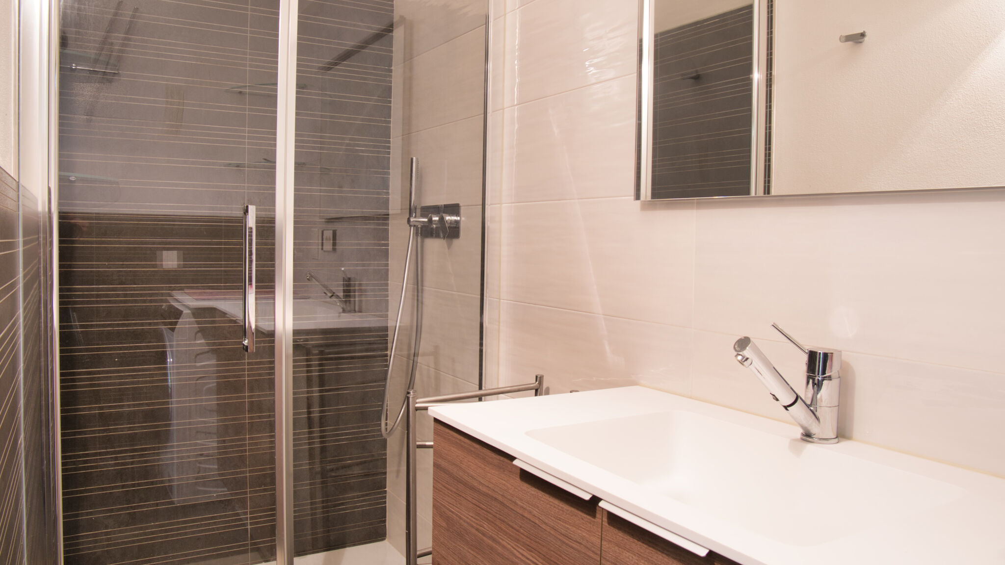 Italianway Garlate Il Giardino sul Lago – Pool Residence