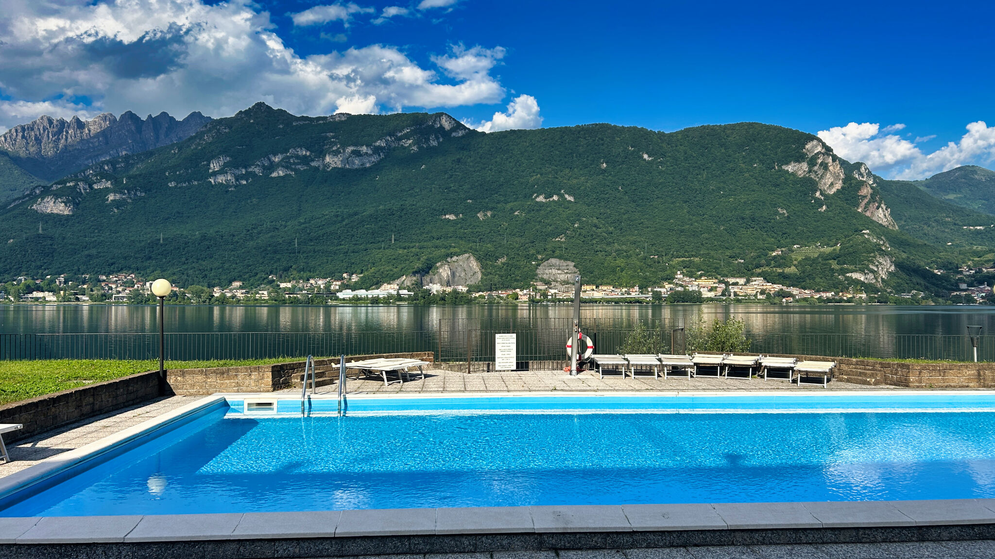 Italianway Garlate Il Giardino sul Lago – Pool Residence