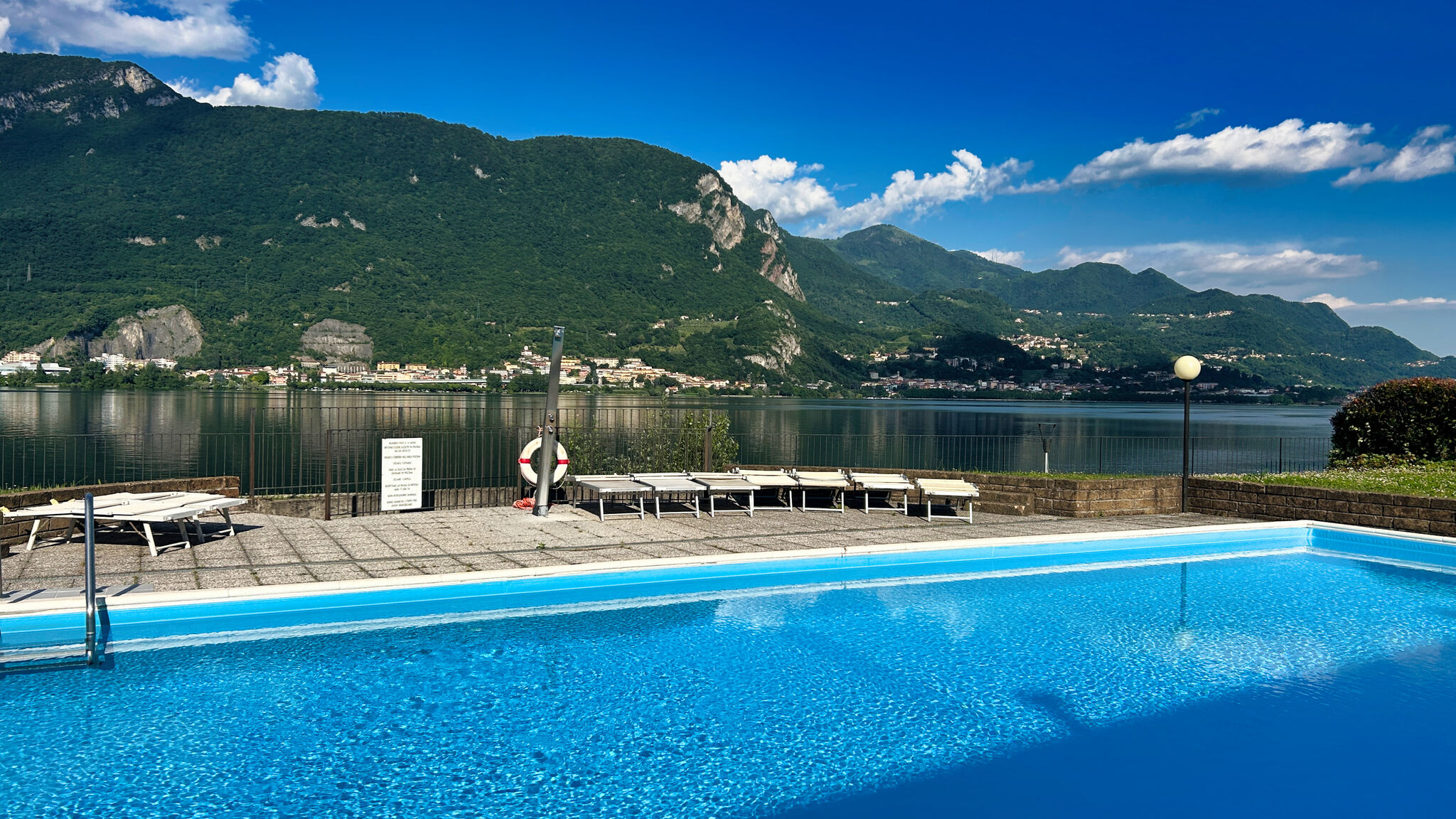 Italianway Garlate Il Giardino sul Lago – Pool Residence