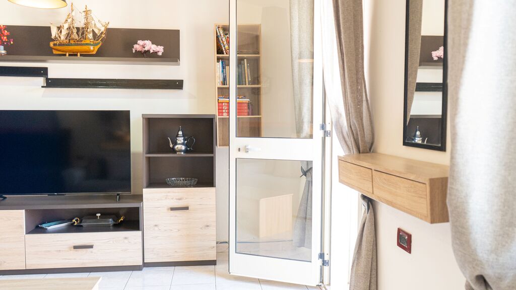 Domus Grecu 2, foto 8 di 27