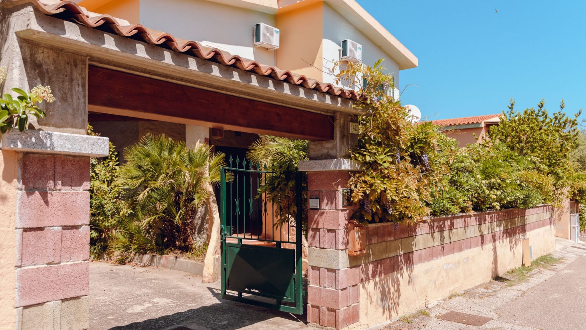 Italianway Budoni Casa Antonia: BBQ & Parking - Porto Ottiolu