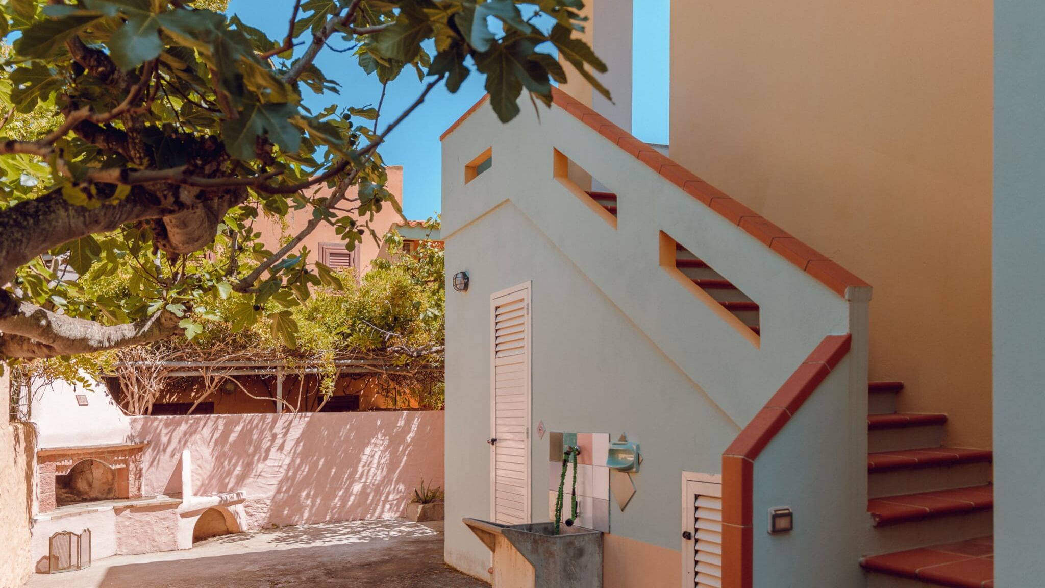 Italianway Budoni Casa Antonia: BBQ & Parking - Porto Ottiolu