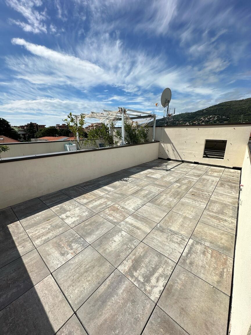 Italianway Andora Perla con Terrazzo e 2 posti auto