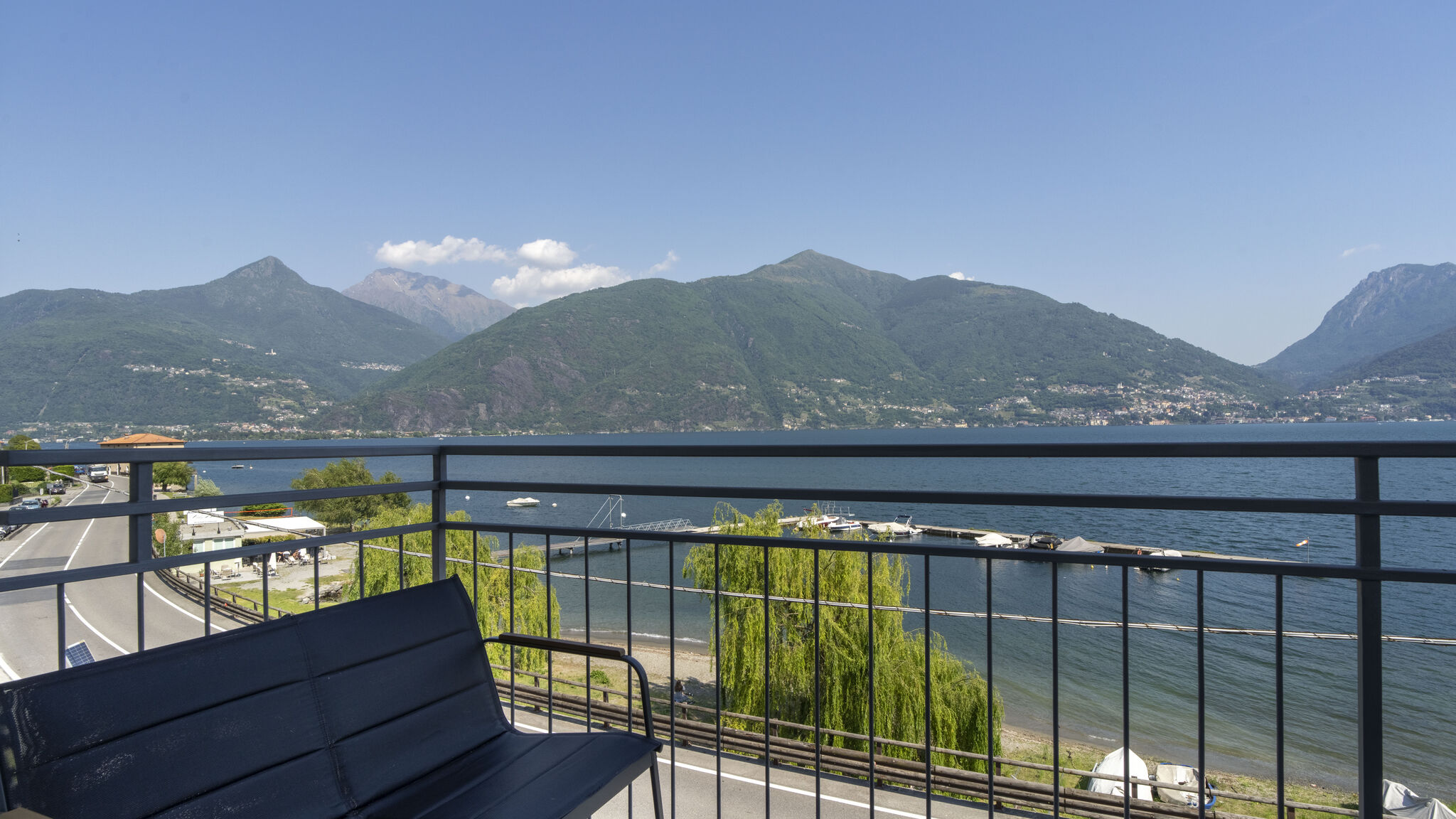 Italianway Como Aurora House · Balcone vista Lago Como · Parking 