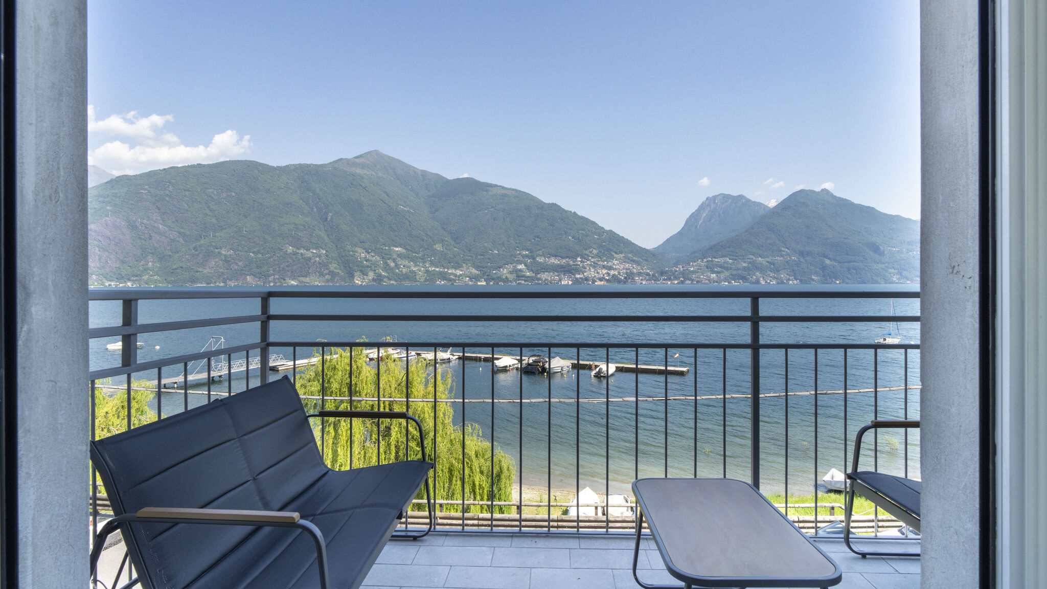 Italianway Como Aurora House · Balcone vista Lago Como · Parking 