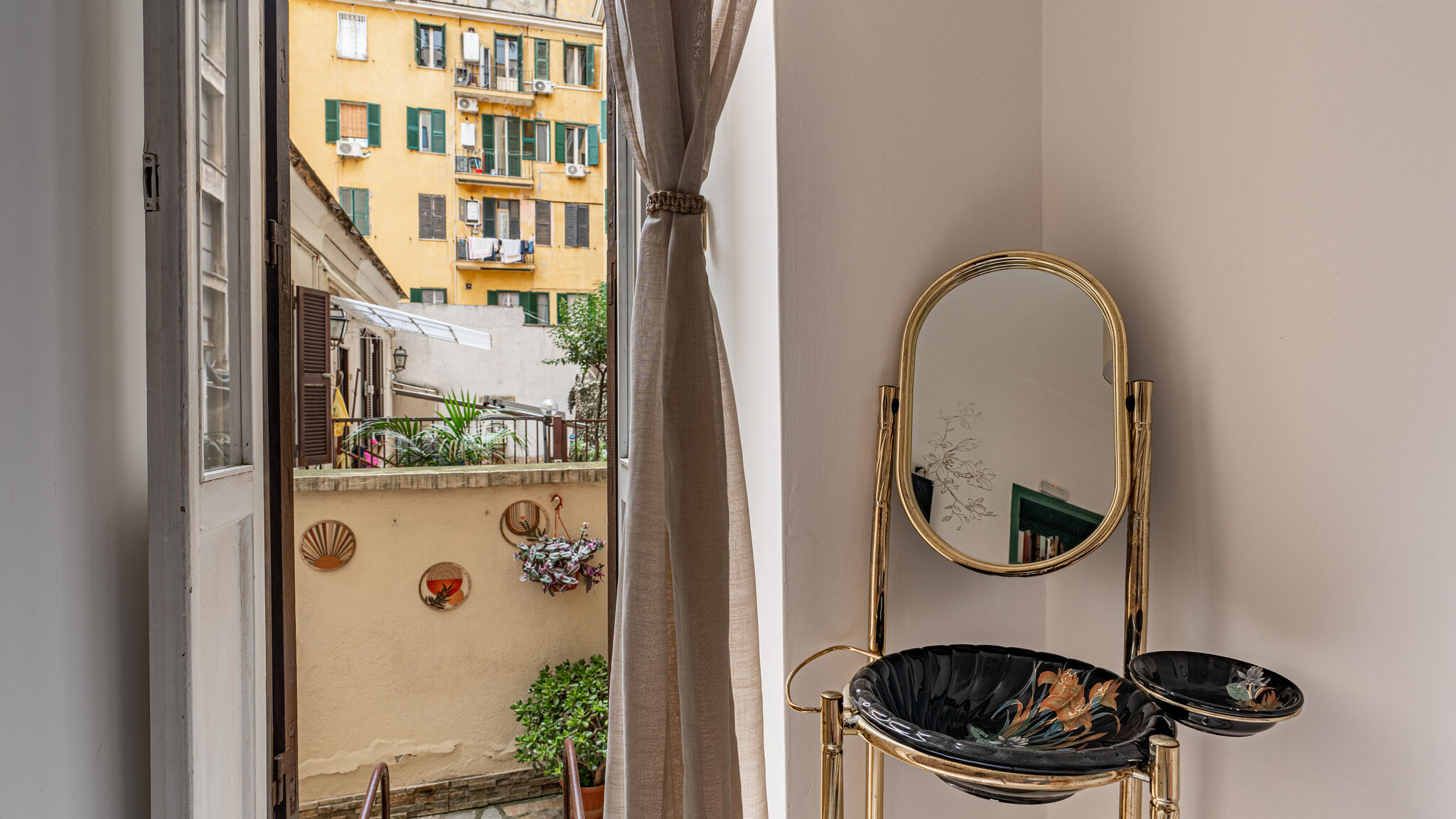 Italianway Roma Central Escape - by Viva Domus