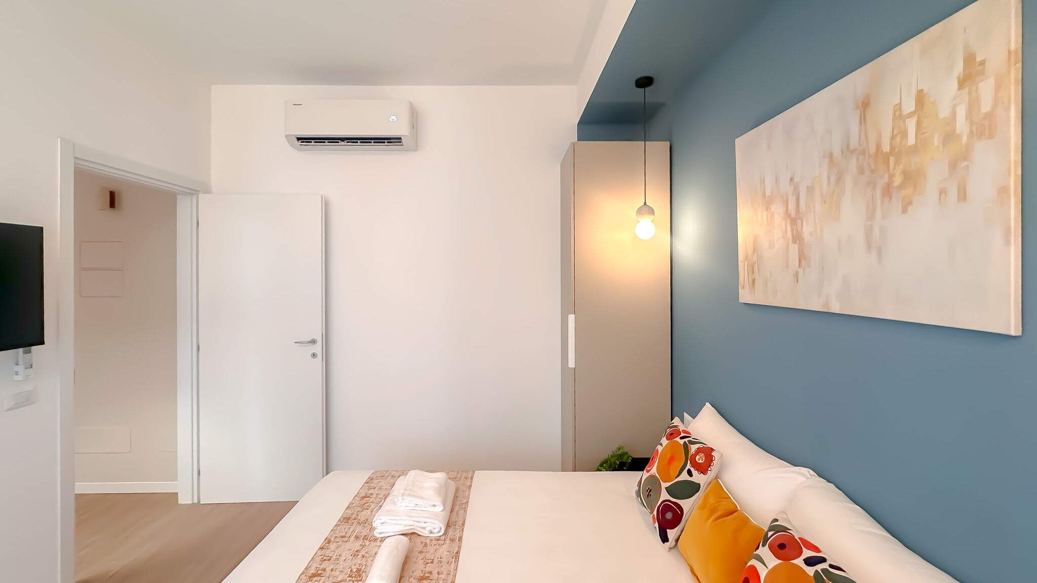 Italianway Milano Flatsharing Design Suite - Indaco