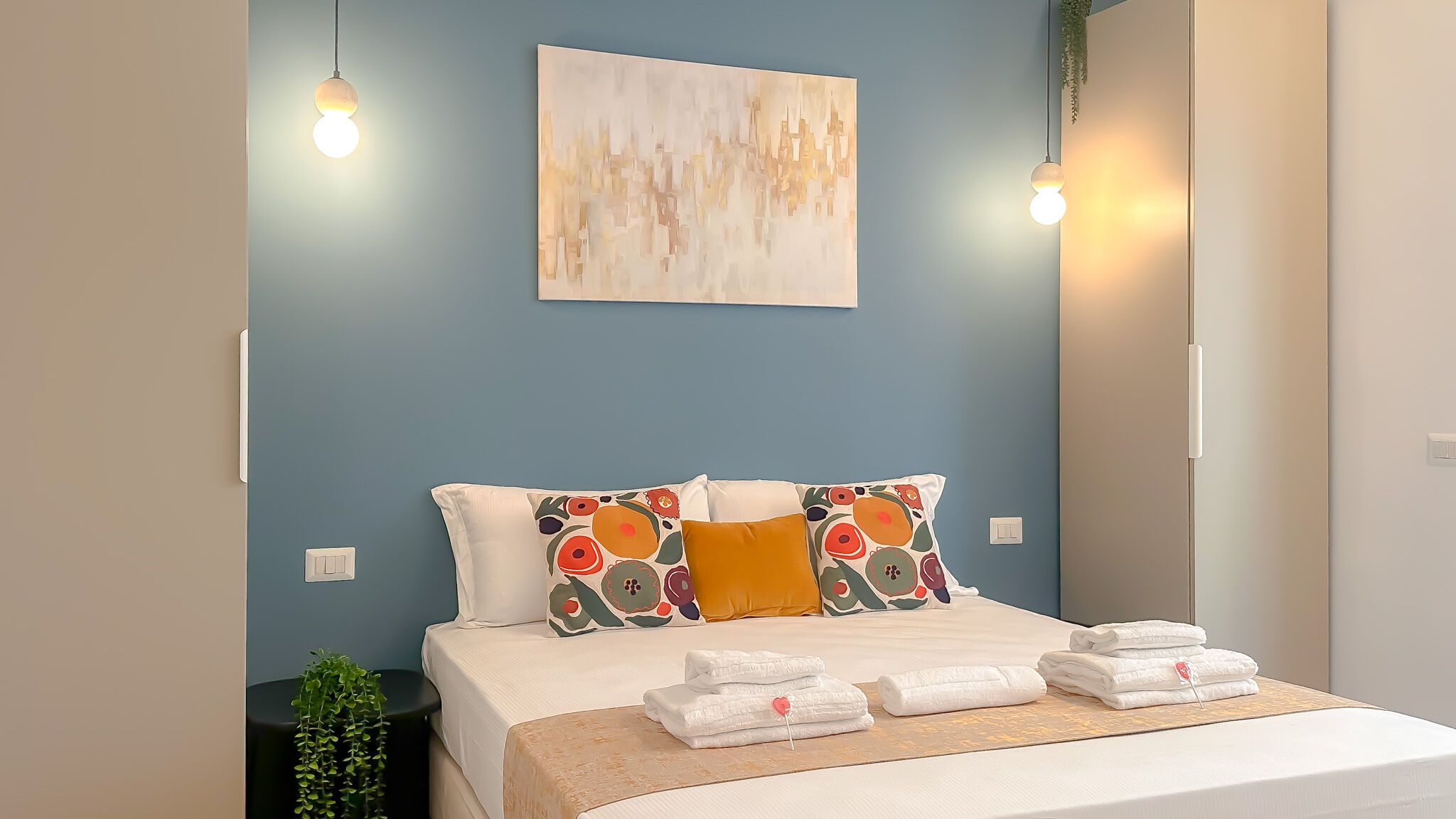 Italianway Milano Flatsharing Design Suite - Indaco