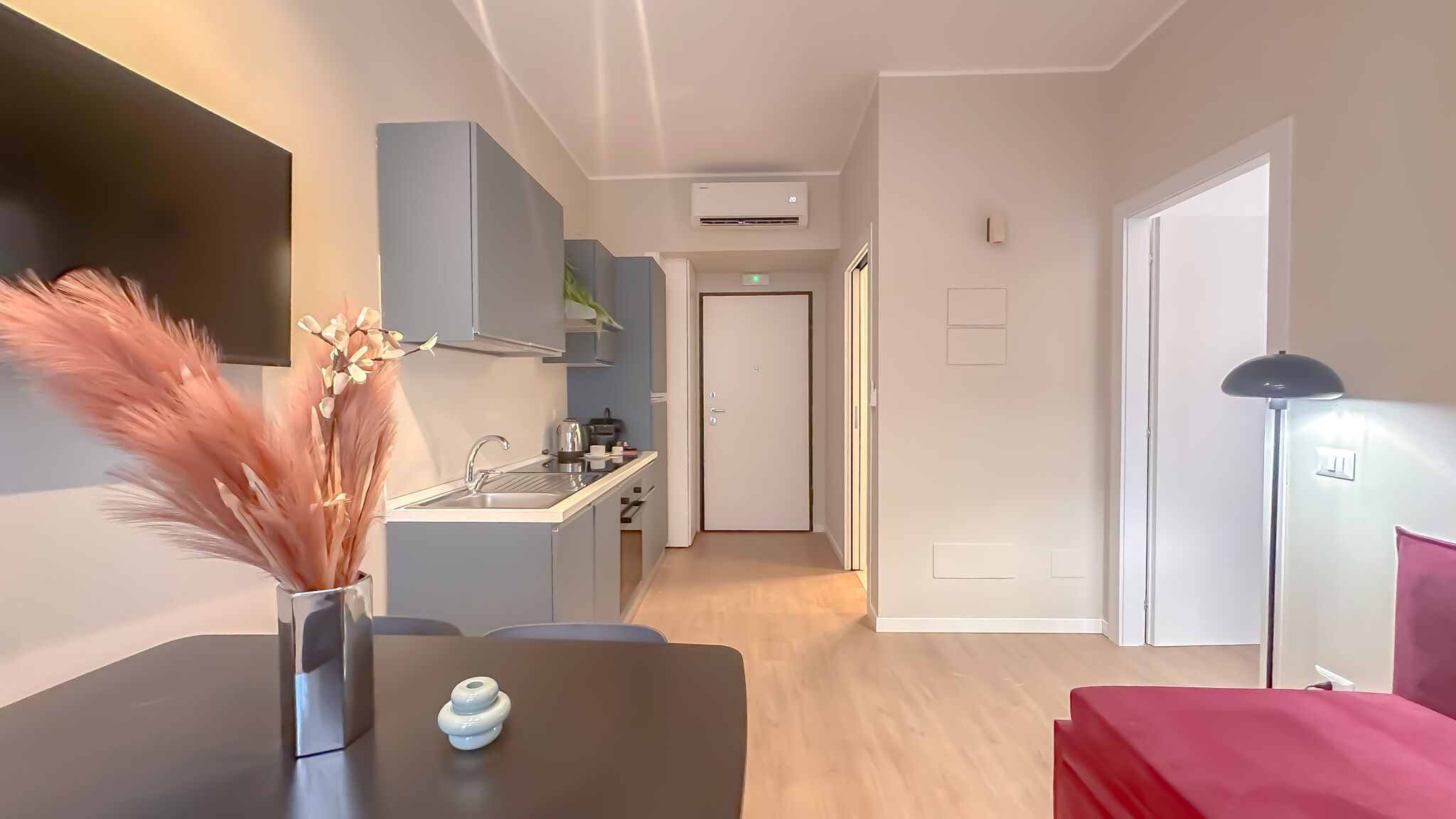 Italianway Milano Flatsharing Design Suite - Indaco