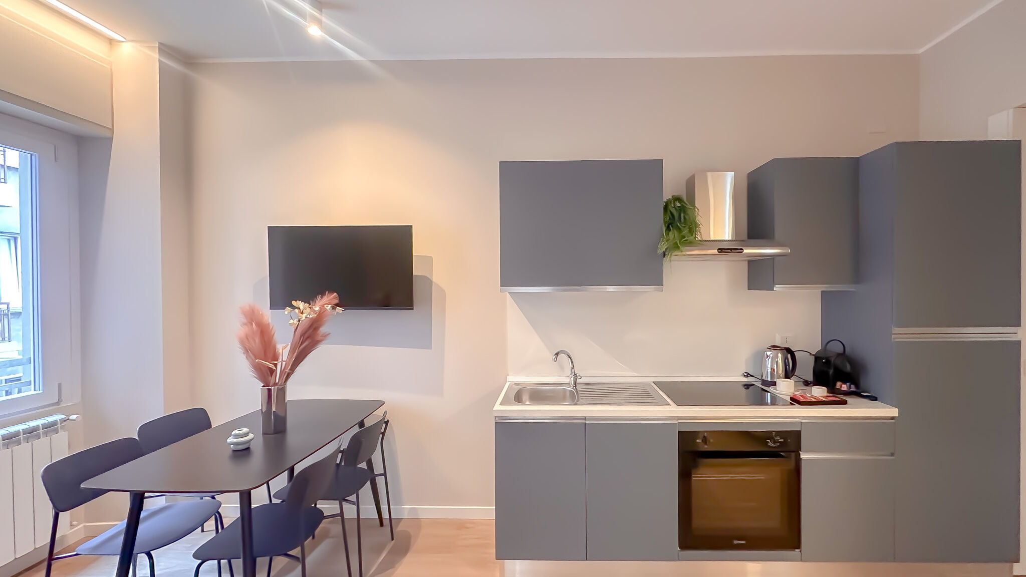 Italianway Milano Flatsharing Design Suite - Indaco
