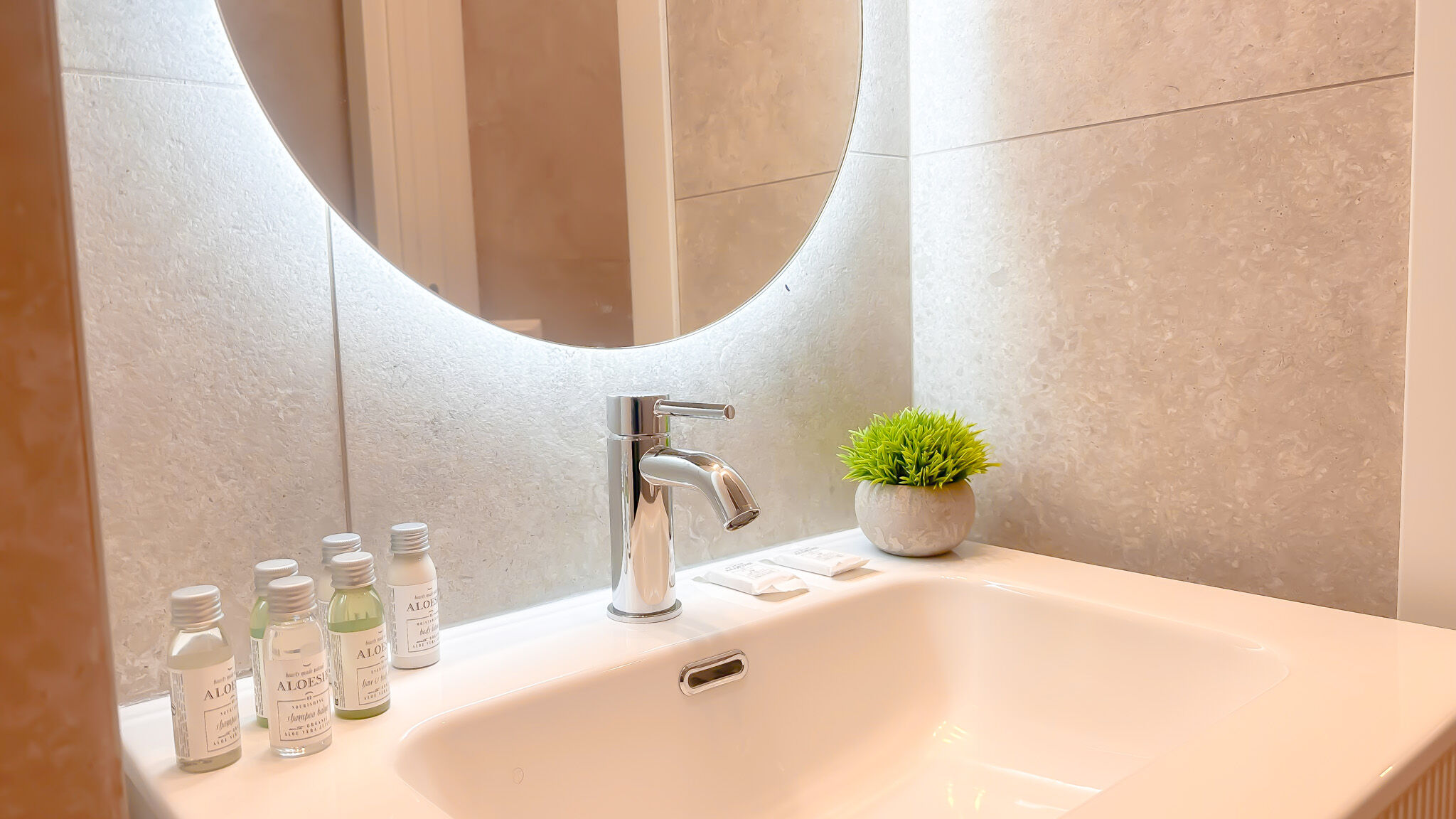 Italianway Milano Flatsharing Design Suite - Indaco