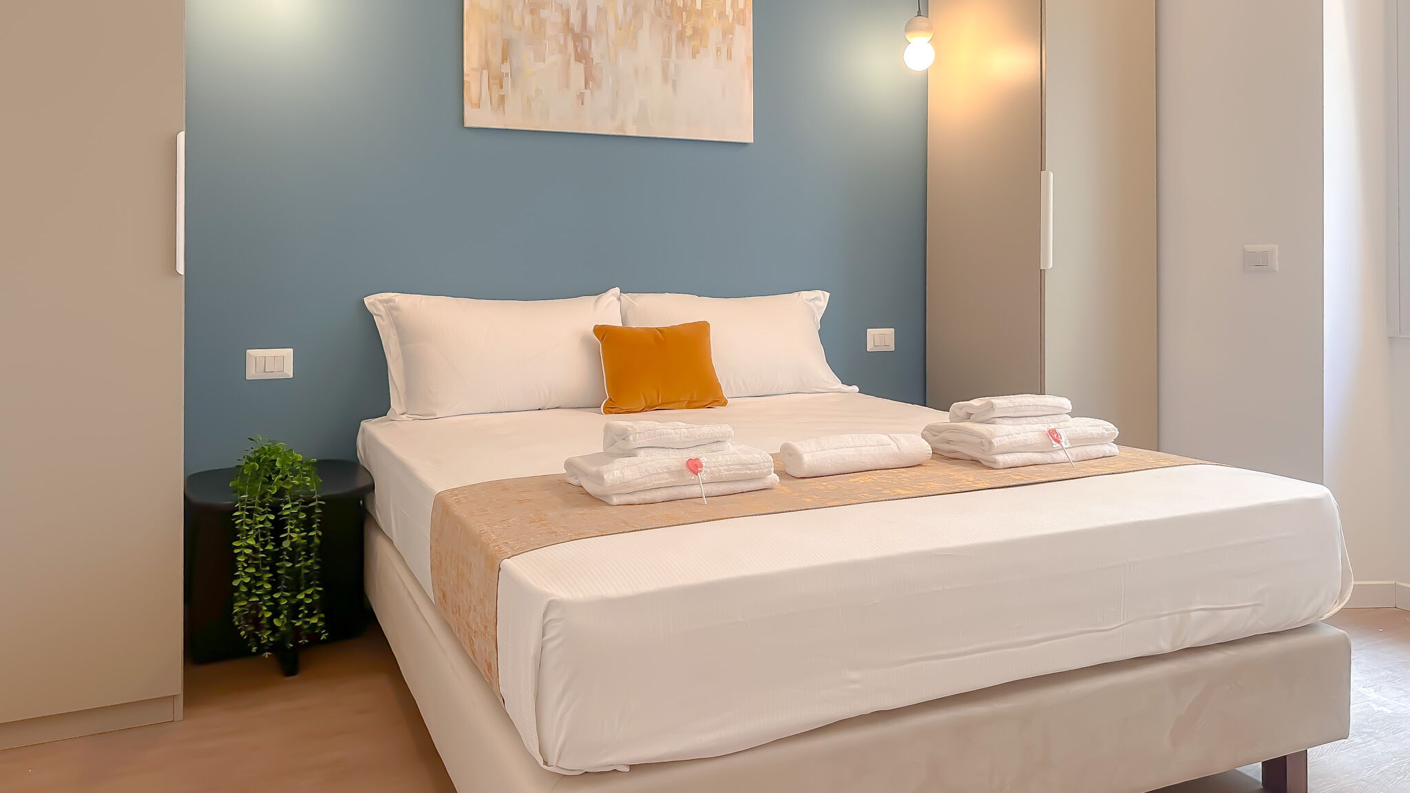 Italianway Milano Flatsharing Design Suite - Indaco