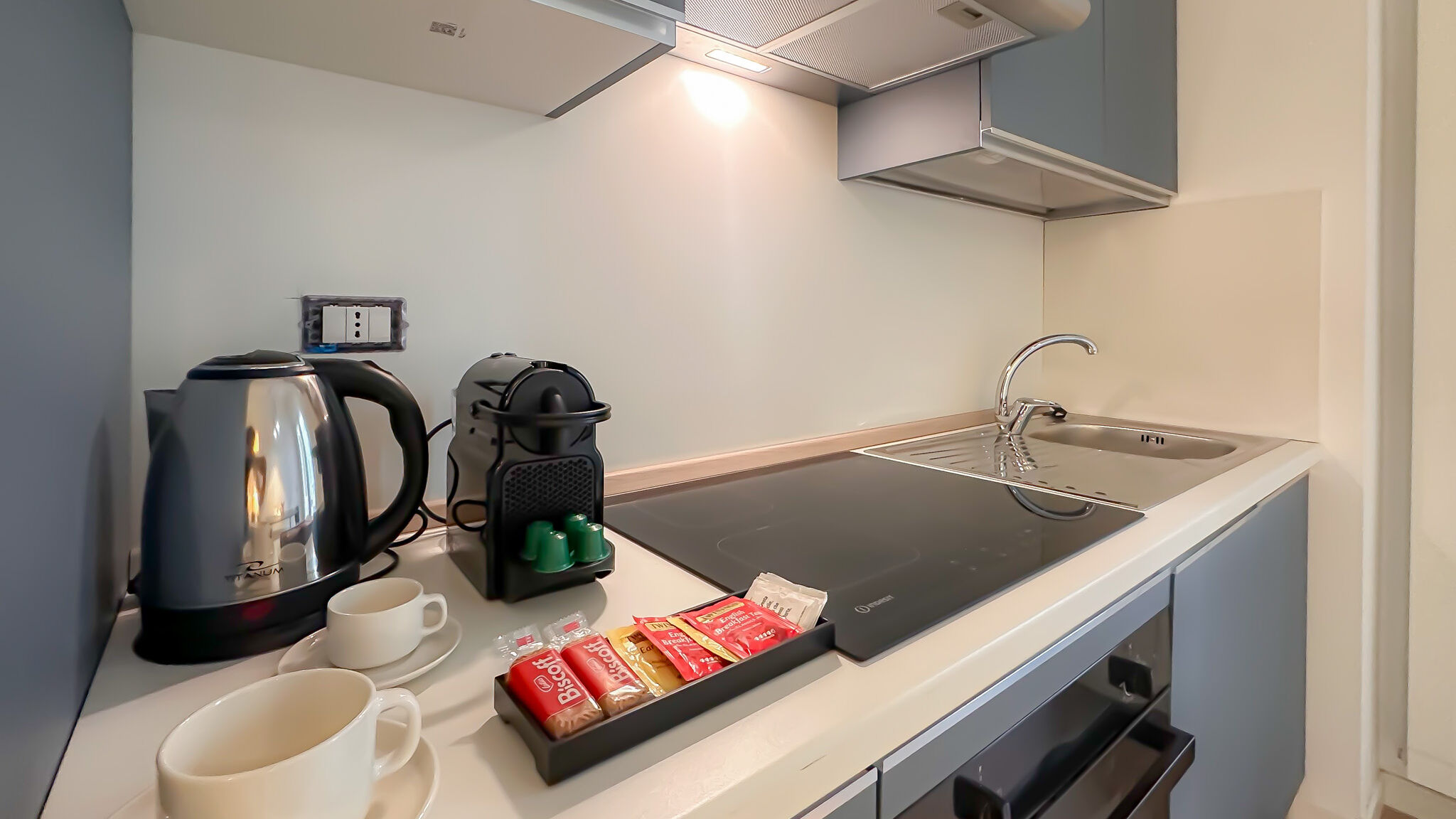 Italianway Milano Flatsharing Design Suite - Rubino