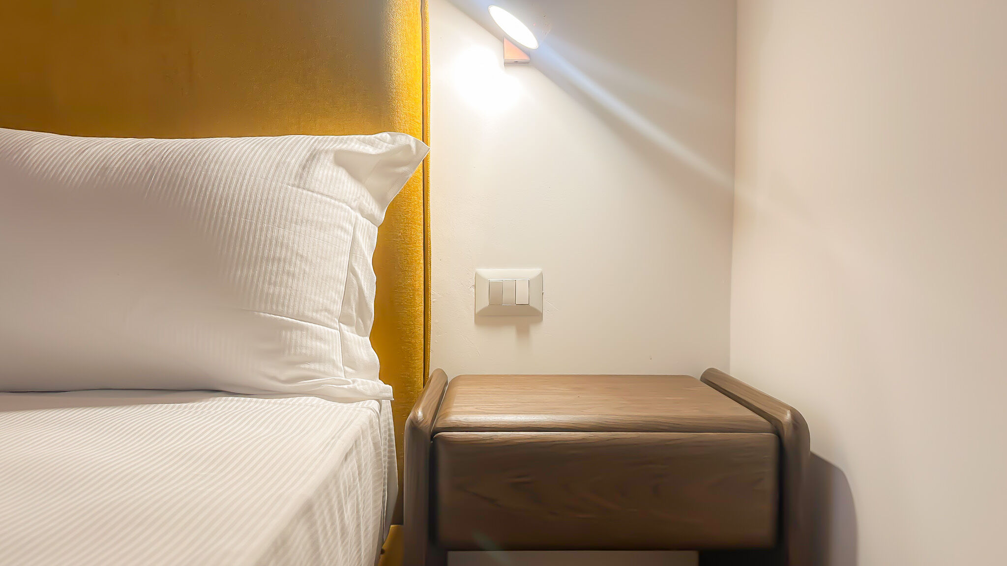 Italianway Milano Flatsharing Design Suite - Rubino