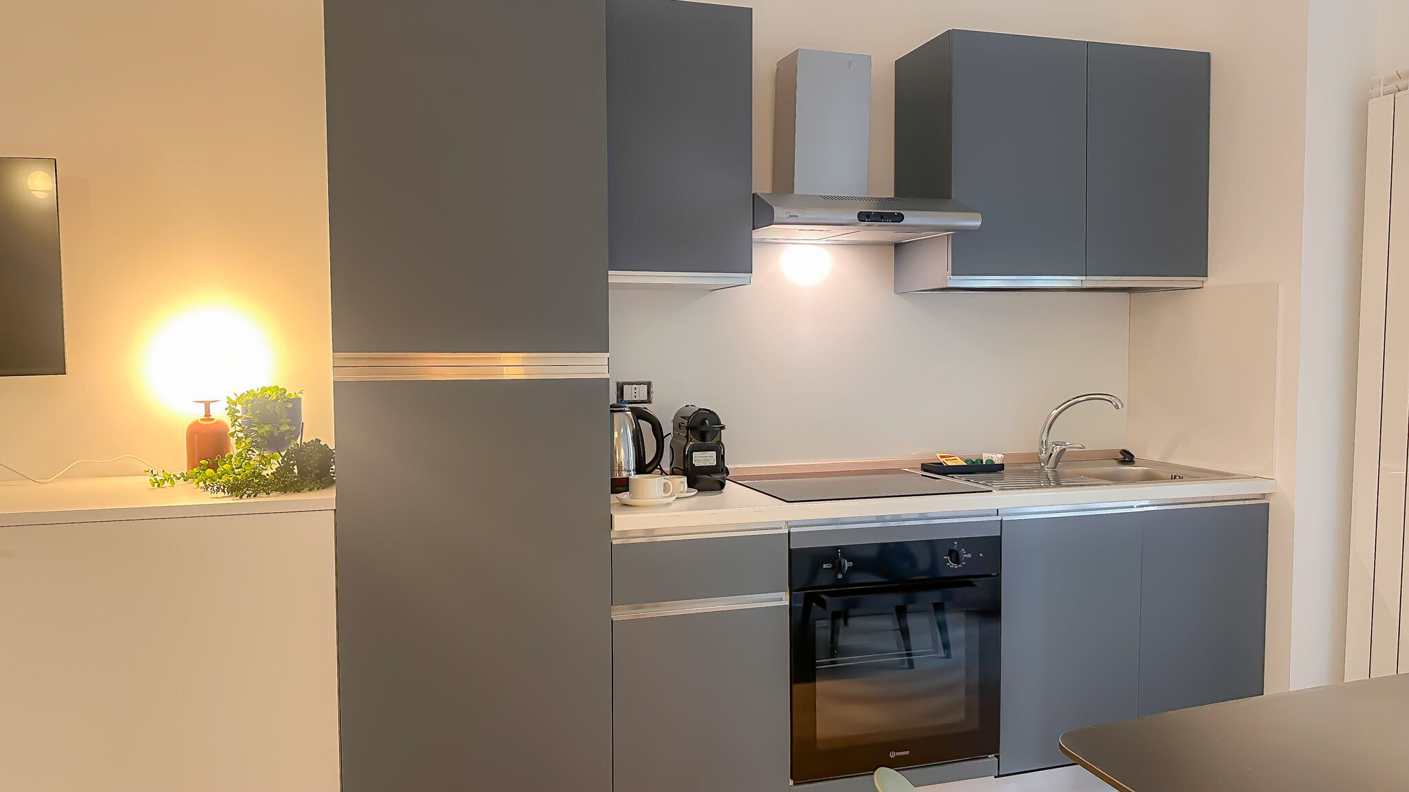 Italianway Milano Flatsharing Design Suite - Rubino
