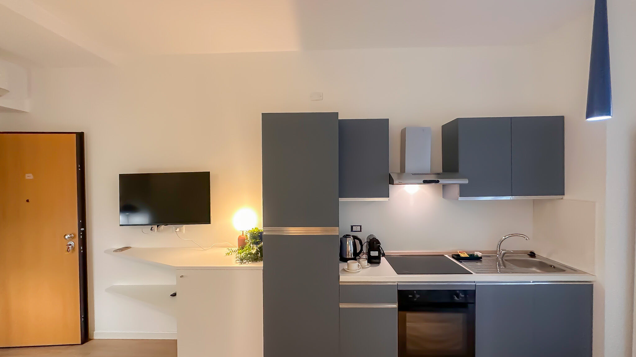 Italianway Milano Flatsharing Design Suite - Rubino