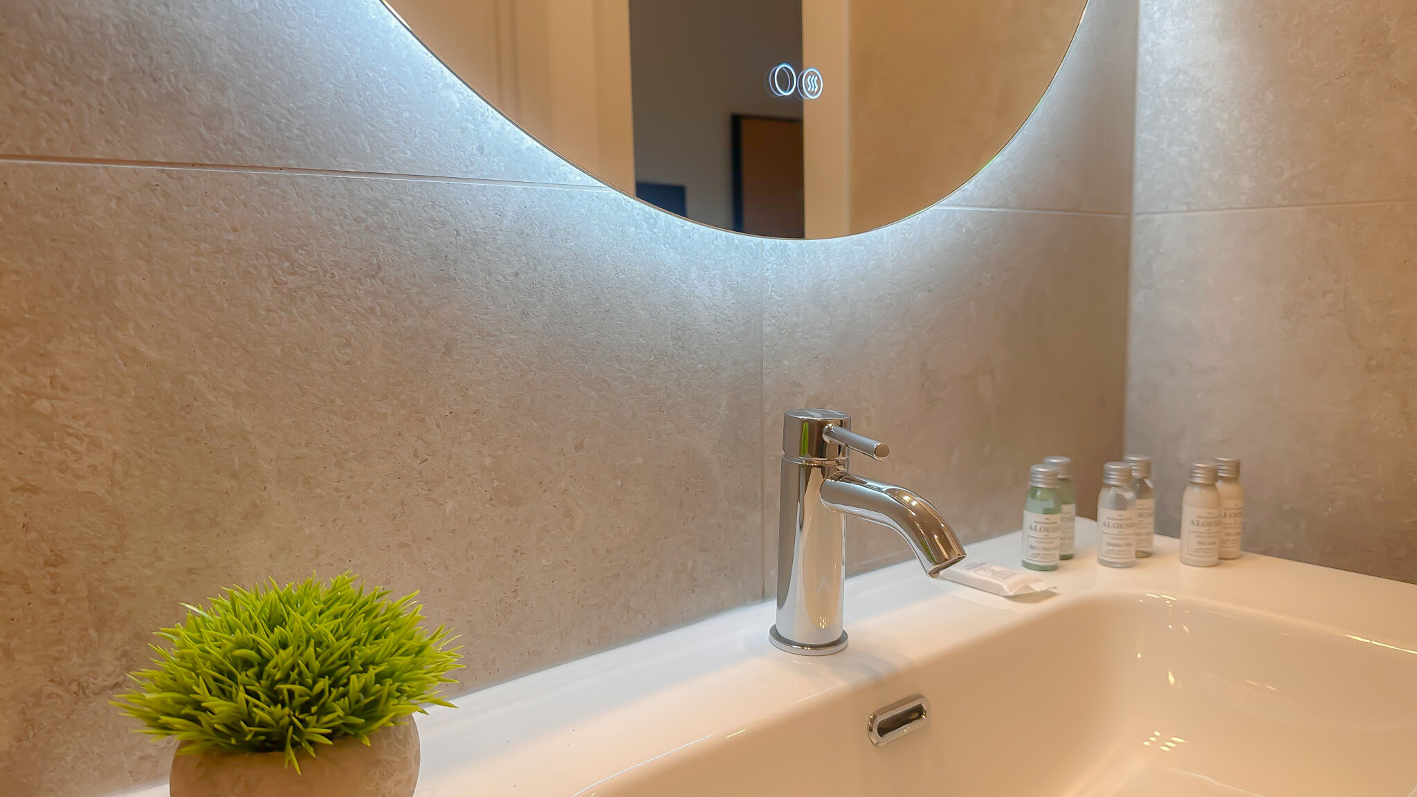 Italianway Milano Flatsharing Design Suite - Rubino