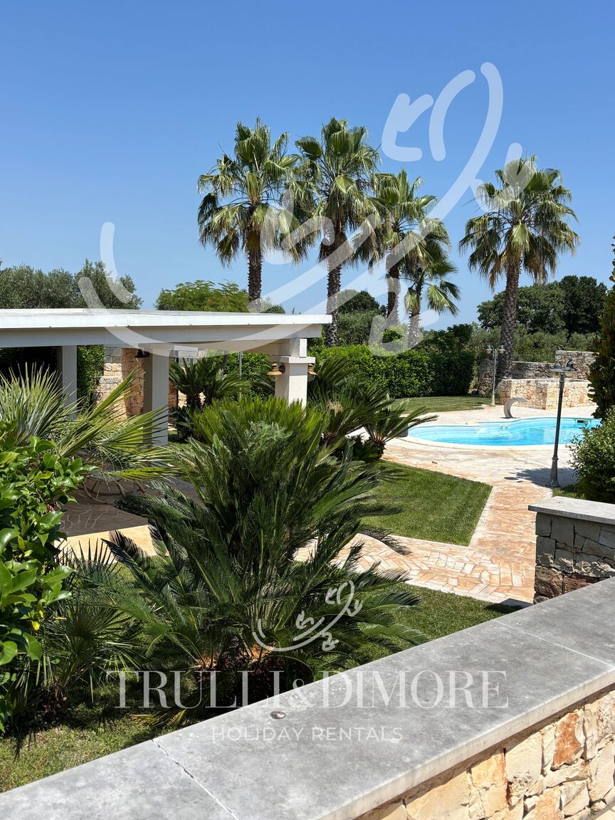 Italianway Castellana Grotte TD Villa Luna Trulli with Large Pool