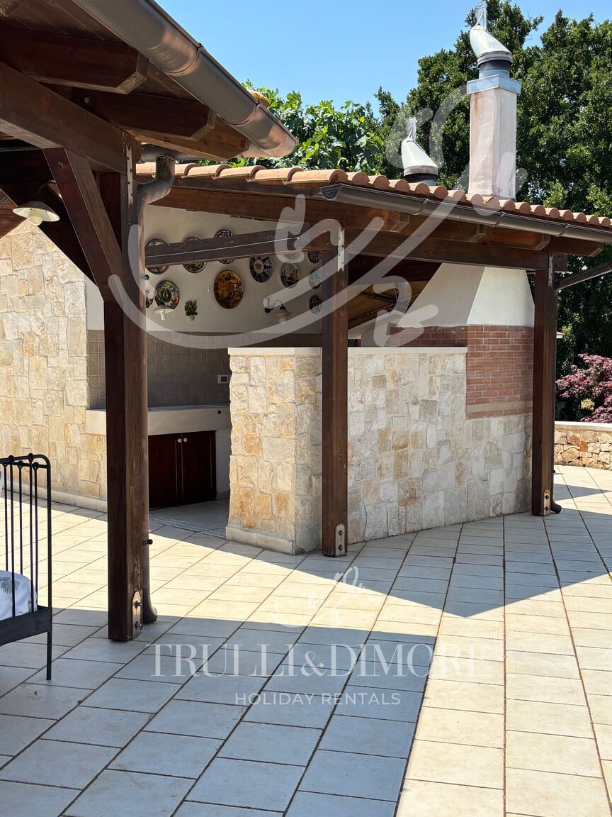 Italianway Castellana Grotte TD Villa Luna Trulli with Large Pool