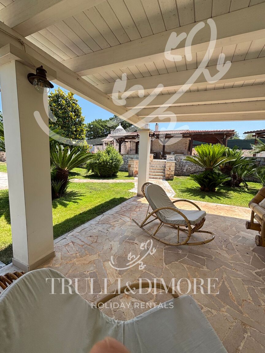 Italianway Castellana Grotte TD Villa Luna Trulli with Large Pool