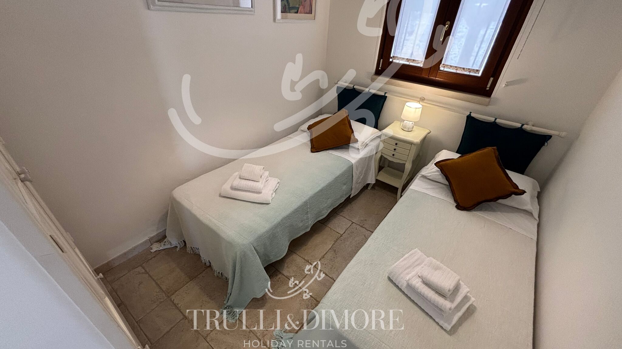 Italianway Castellana Grotte TD Villa Luna Trulli with Large Pool