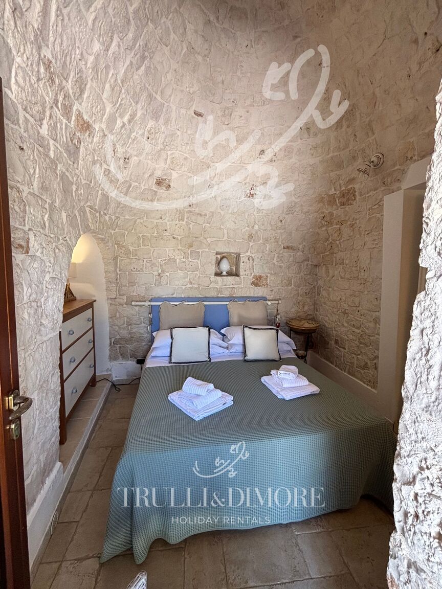 Italianway Castellana Grotte TD Villa Luna Trulli with Large Pool