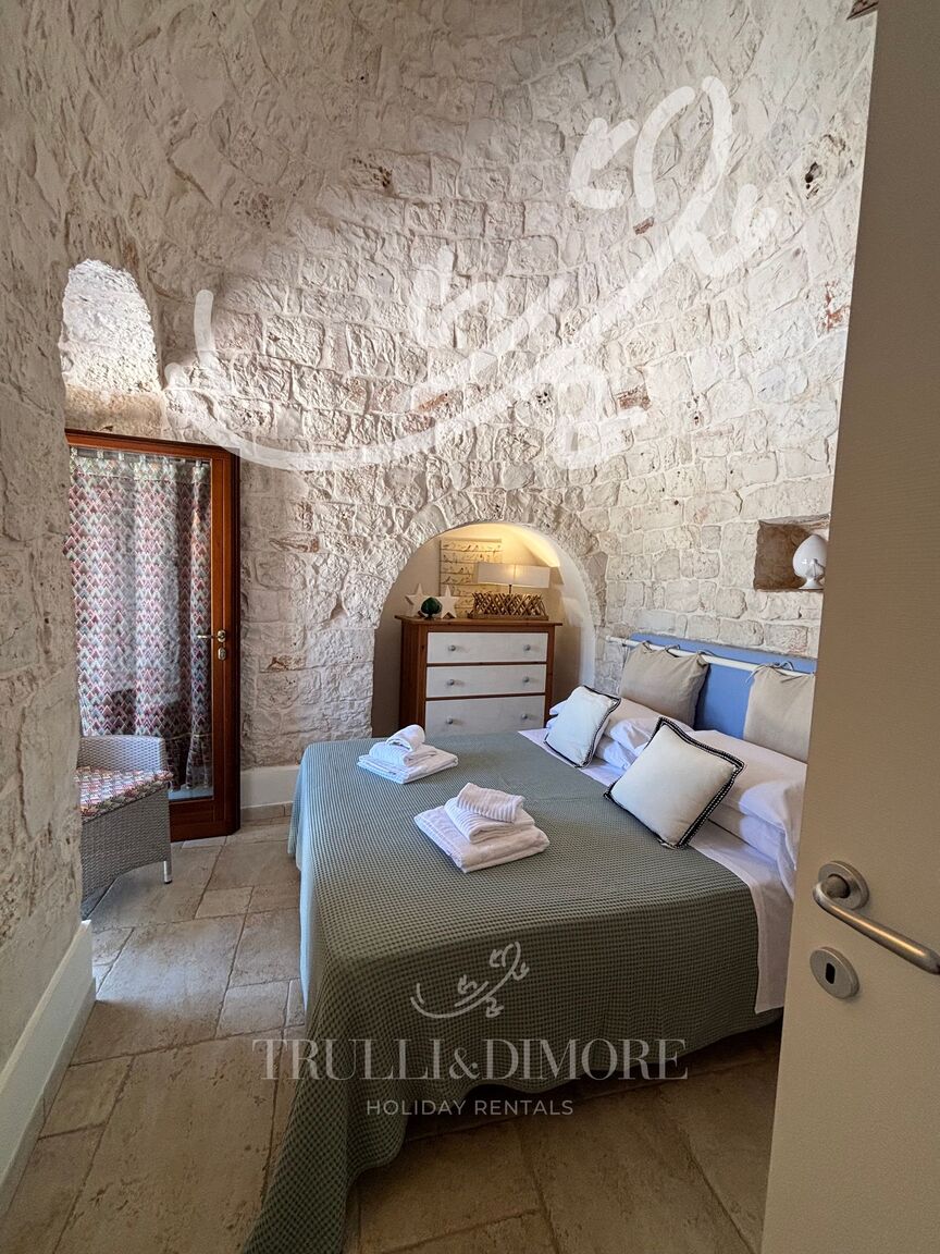 Italianway Castellana Grotte TD Villa Luna Trulli with Large Pool