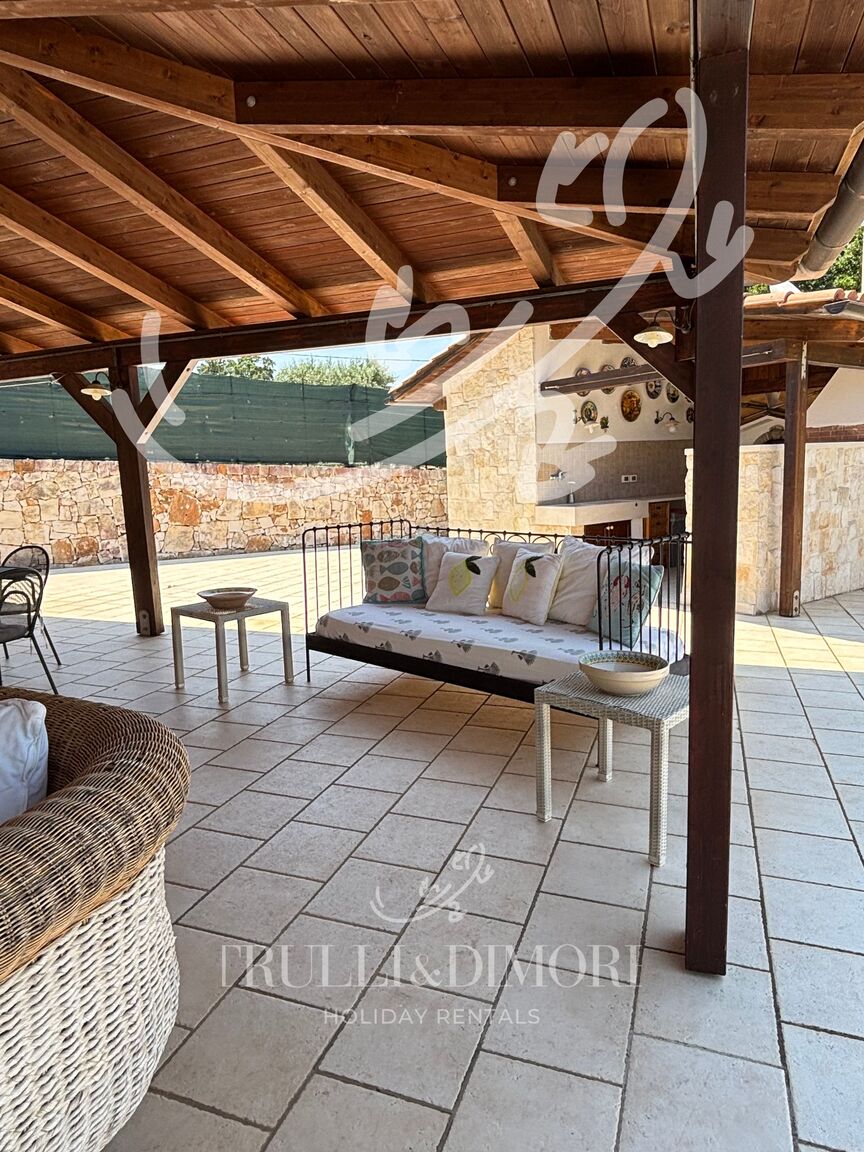 Italianway Castellana Grotte TD Villa Luna Trulli with Large Pool