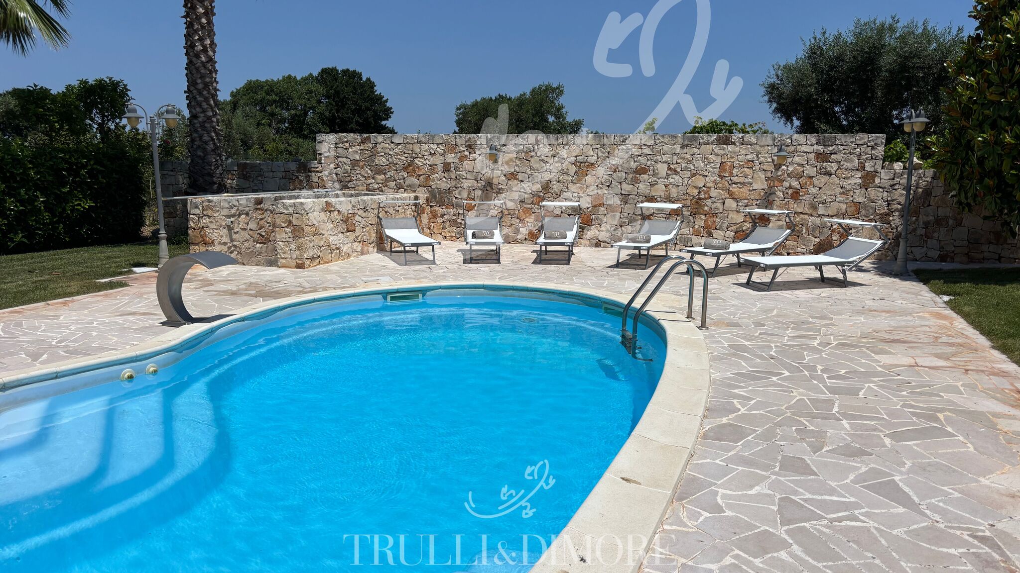 Italianway Castellana Grotte TD Villa Luna Trulli with Large Pool