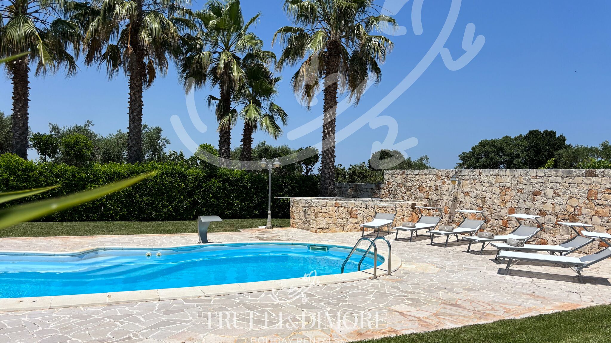 Italianway Castellana Grotte TD Villa Luna Trulli with Large Pool